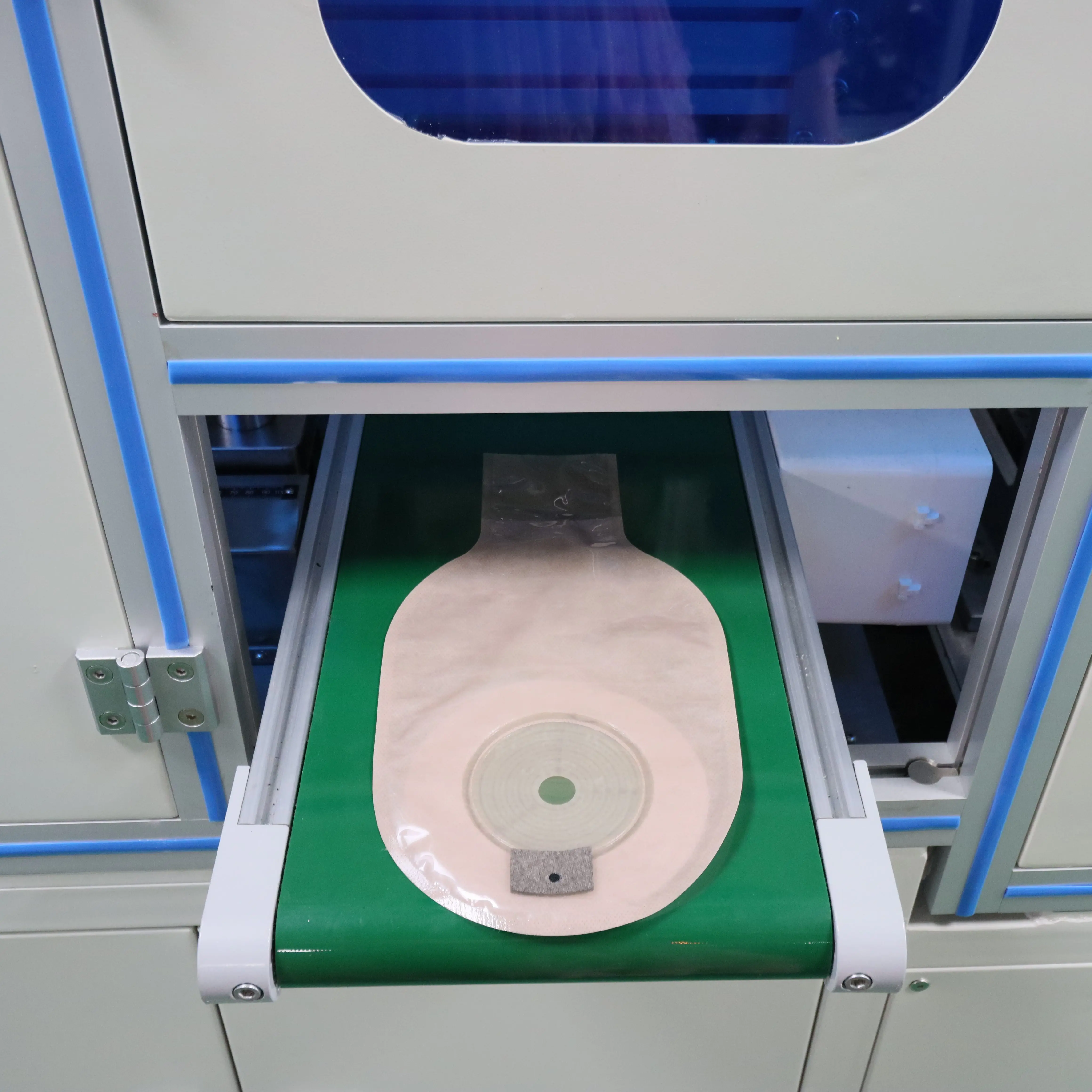 2024 BM-13ZKD-1B One-piece two-piece ostomy bag making machine automatic welding and punching with charcoal strips