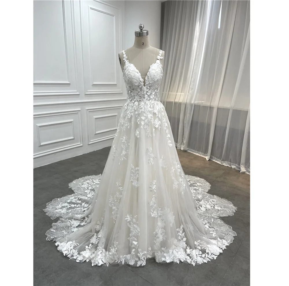 Women Lace Appliques Light Champagne Backless Scallop Shape Train Wedding Dresses