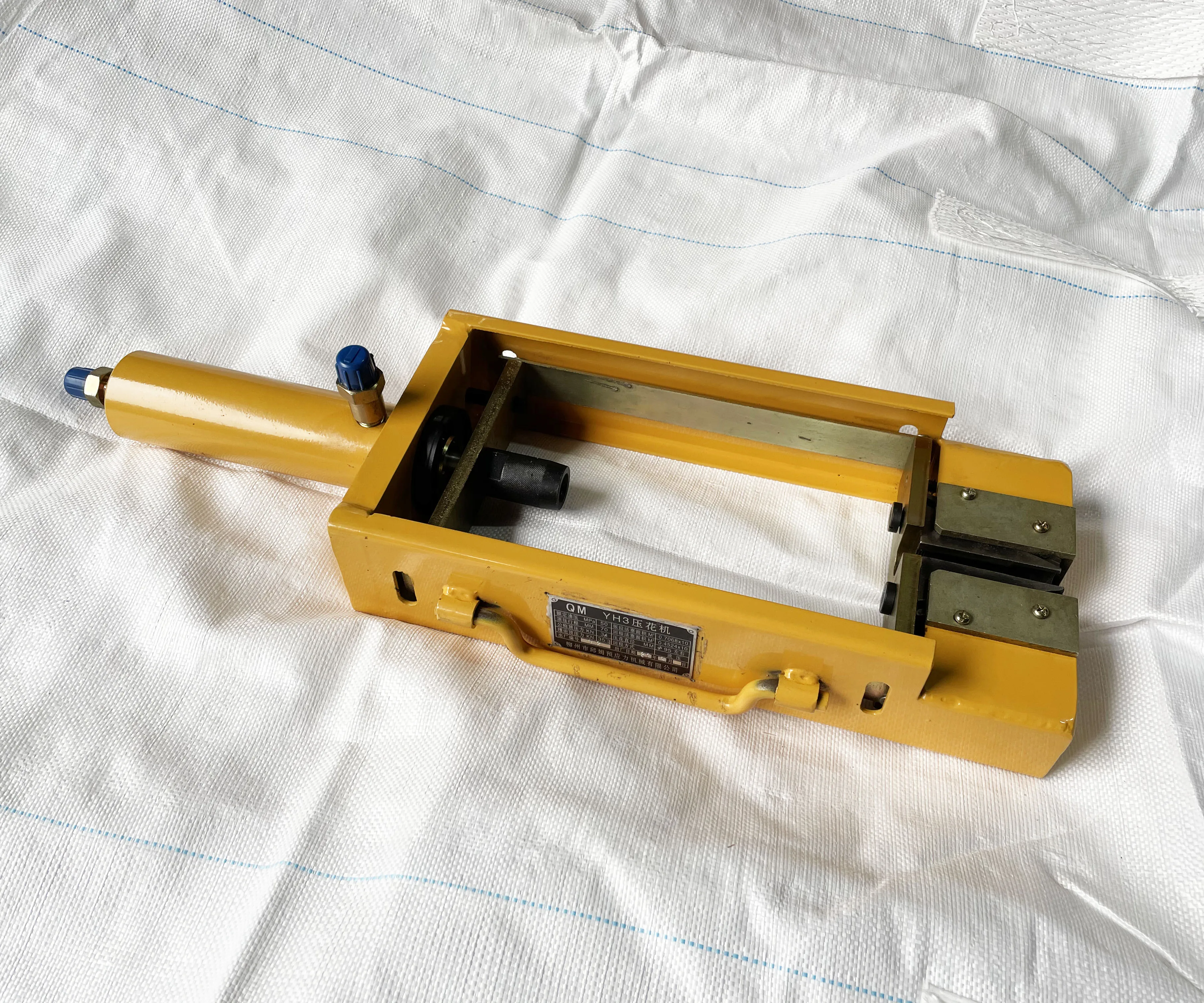 China supplier bulb embossing machine building material post tension work 12.7mm 15.2mm steel strand