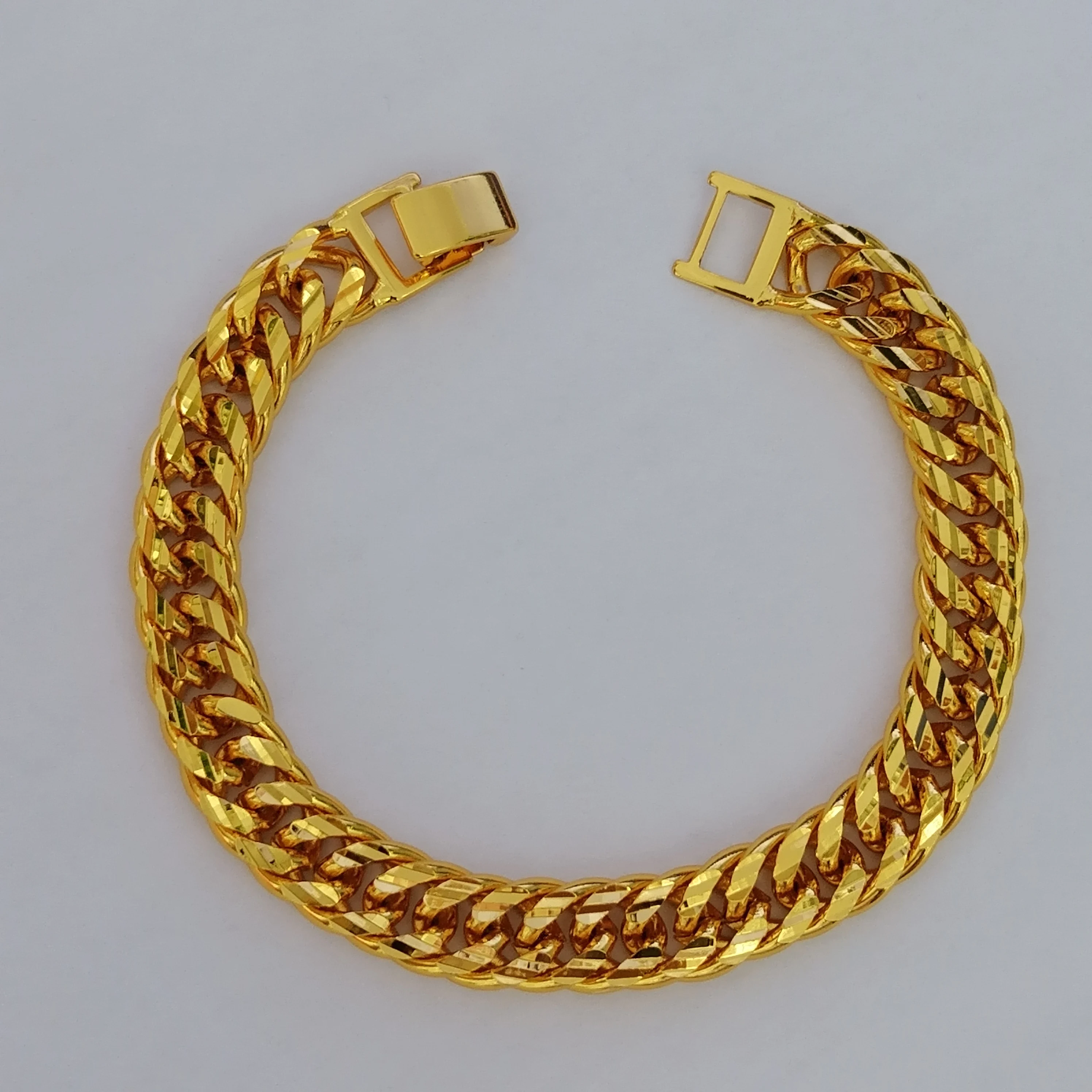 24K Gold Plated Finish Iced Out Hip Hop Miami Cuban Chain Necklace Thick Miami Cuban Link Chain Hip Hop Necklace