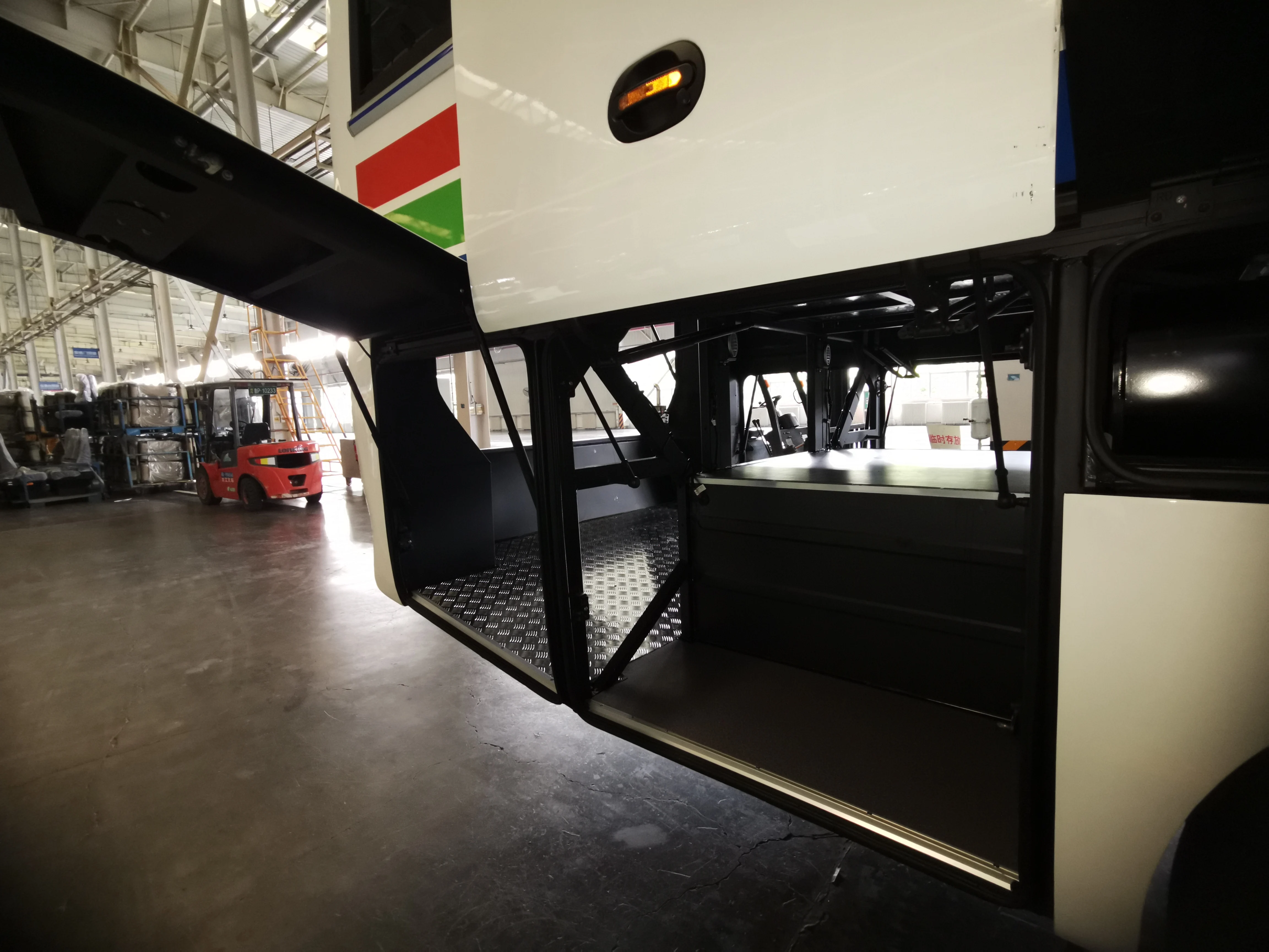 High Quality Zhongtong Economic Reliable Coach LUXURY Customizable Bus RHD Price City Buses75 Seater for Sale in China