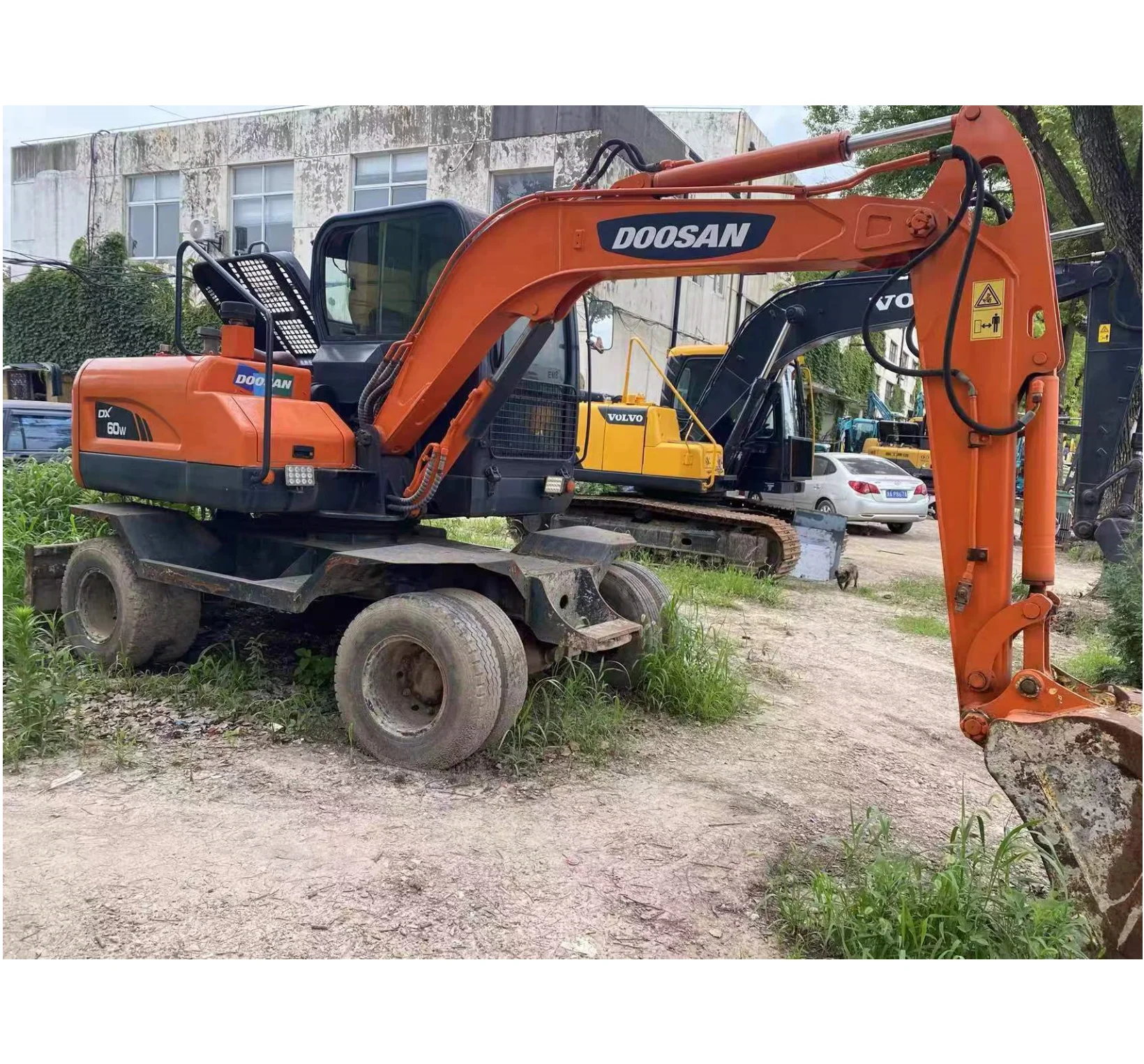 Мини-экскаваторы 5 тонн дешевая б/у Машина Б/у экскаваторы Doosan DX60W для продажи тракторов