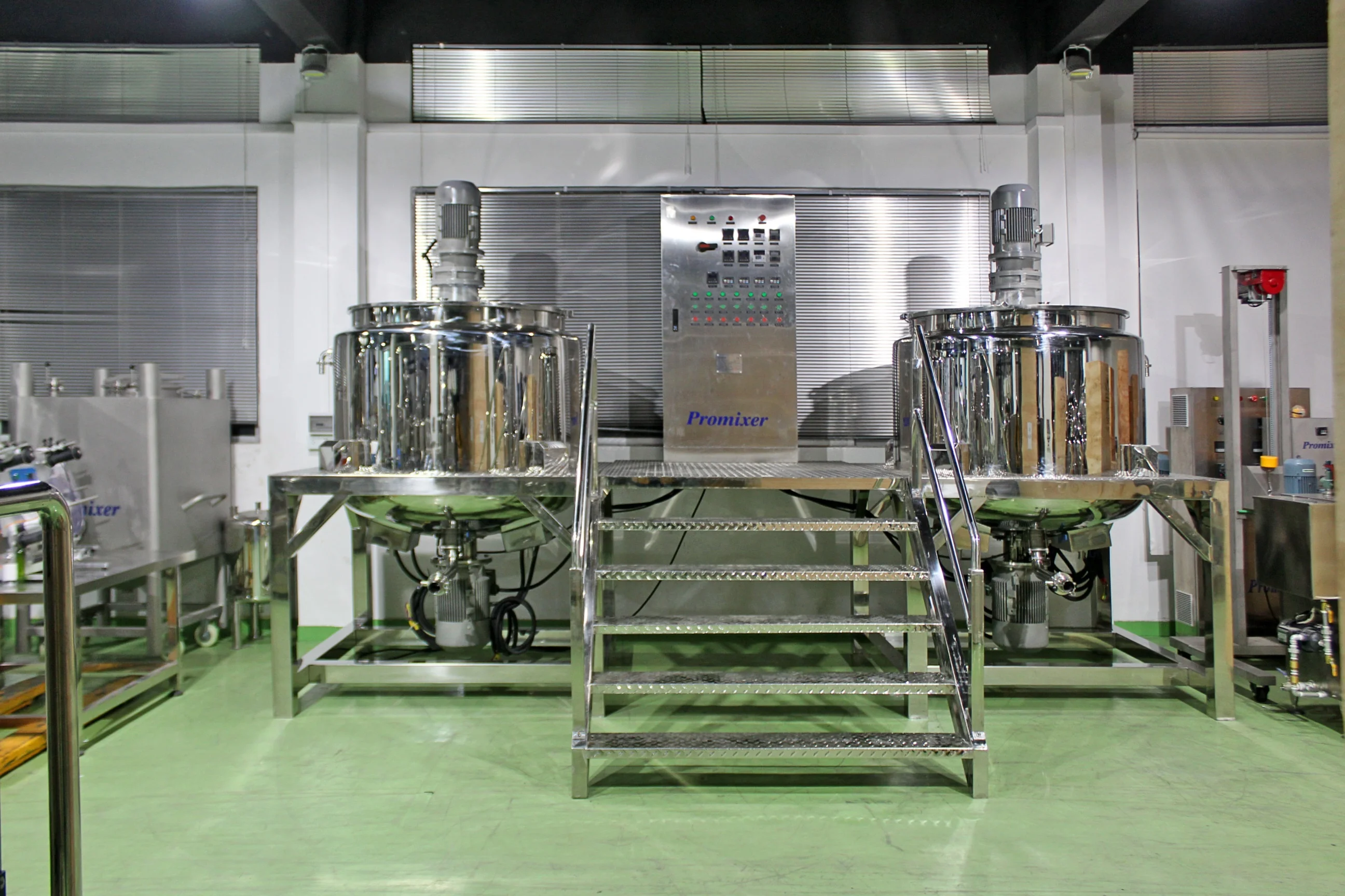 Vacuum Emulsifying Mixer with Bottom Homogenizer for Emulsification