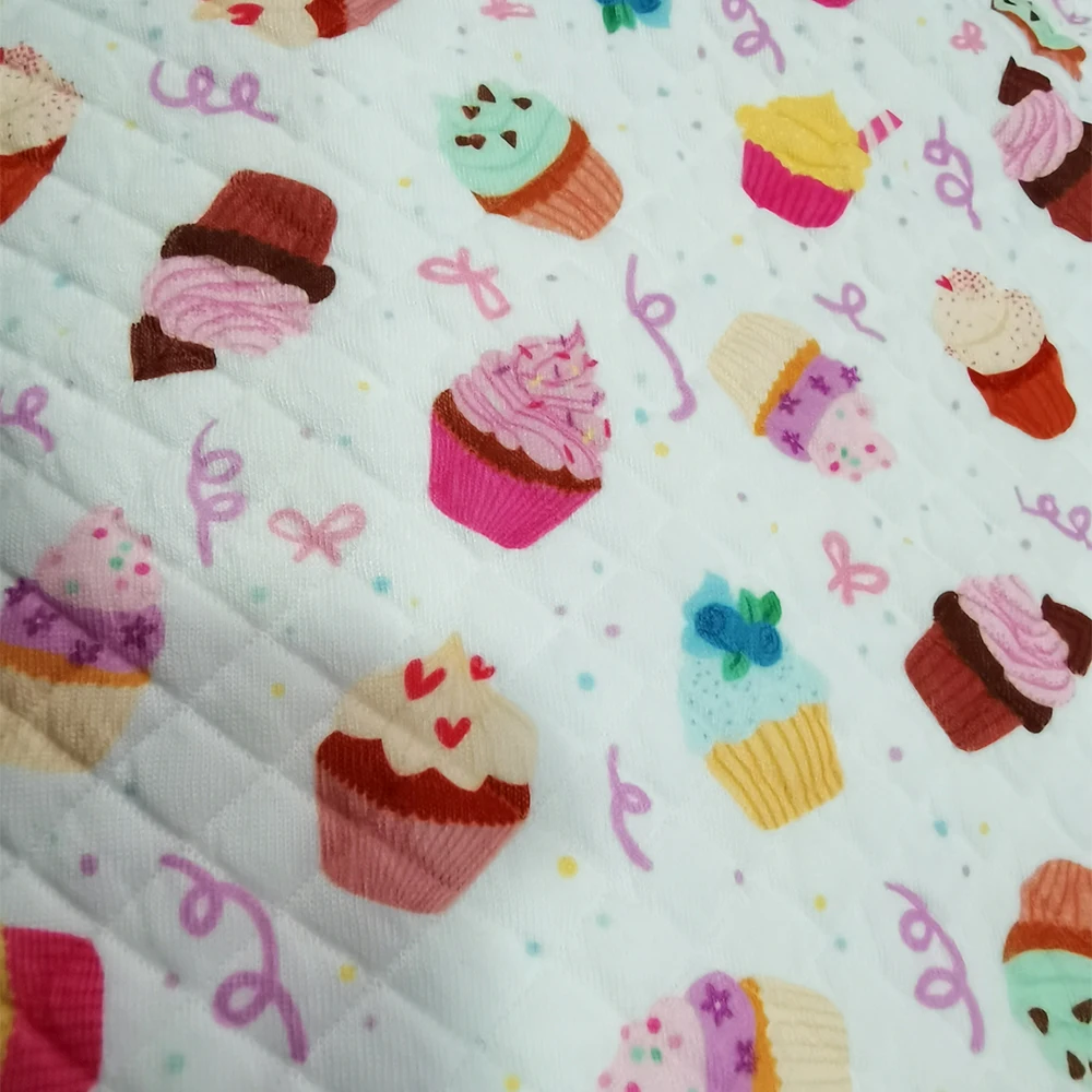 Custom Digital Printing Bullet Fabric Bullet Fabric 100%Polyester For Seamless Little Delicious Cupcakes Seamless Pattern