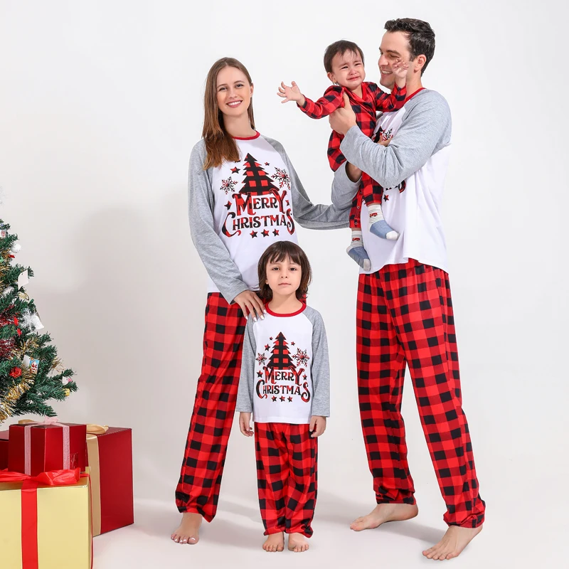 Wholesale 2022 Family Outfit Sleepwear Deer Printed Cotton Family Matching Outfits For Mother Father And Son Christmas Pajamas
