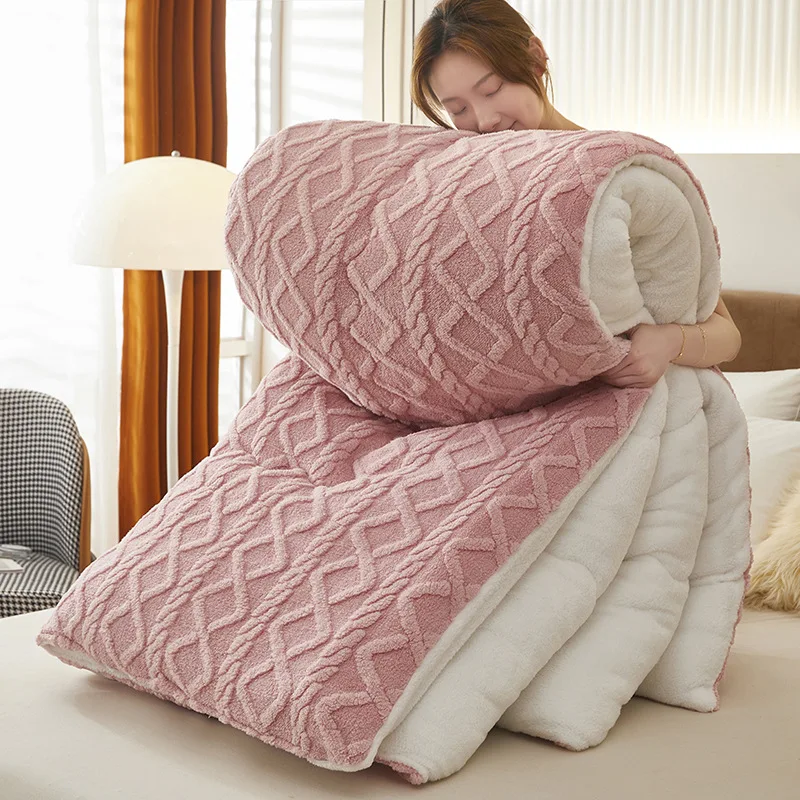 HOT sale Thickened Warm Lamb Fleece Quilt Soft Chemical Fiber Quilt Size Can  Customized Bedding Set bed cover luxury bed sheets