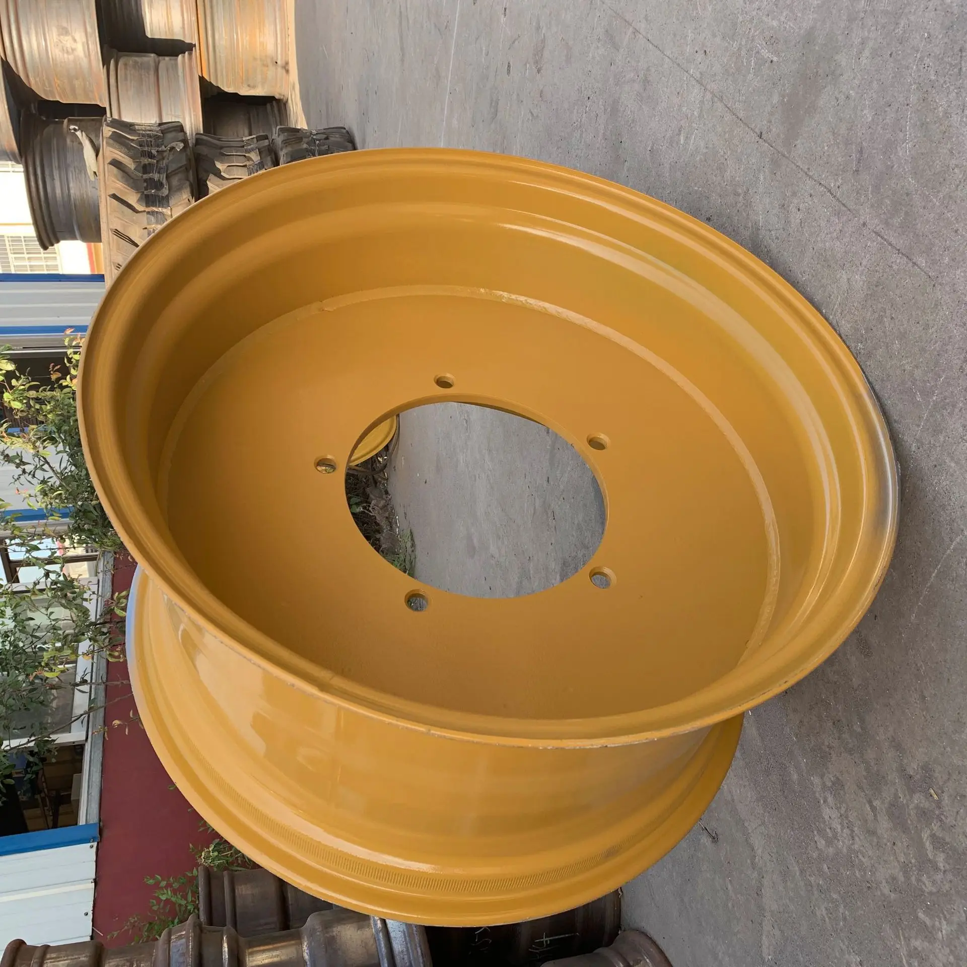 China factory directly provided  tractor steel wheel rims heavy  truck steel wheel  rims  w15*28  professional