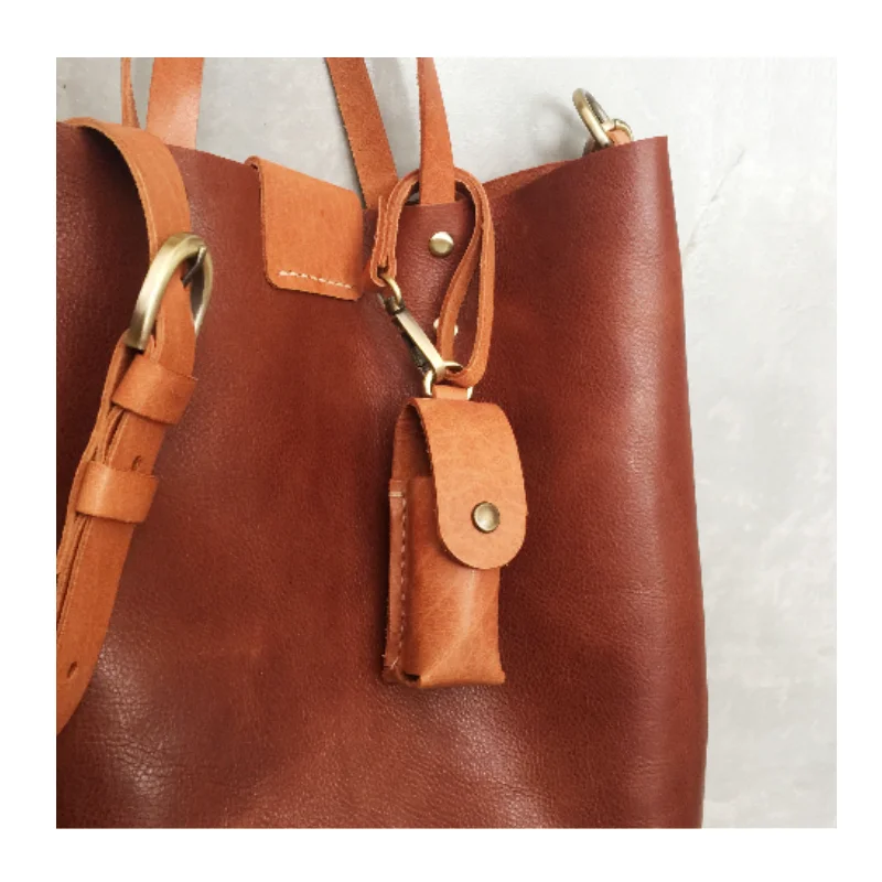 Custom Portable Leather Lipstick Keychain Keyring Holder Storage Bag make up storage Cover