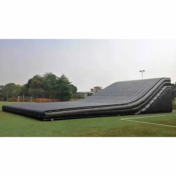 Outdoor giant inflatable landing airbag with ramp / bike jump stunt air bag for FMX MTB BMX bag jump airbag