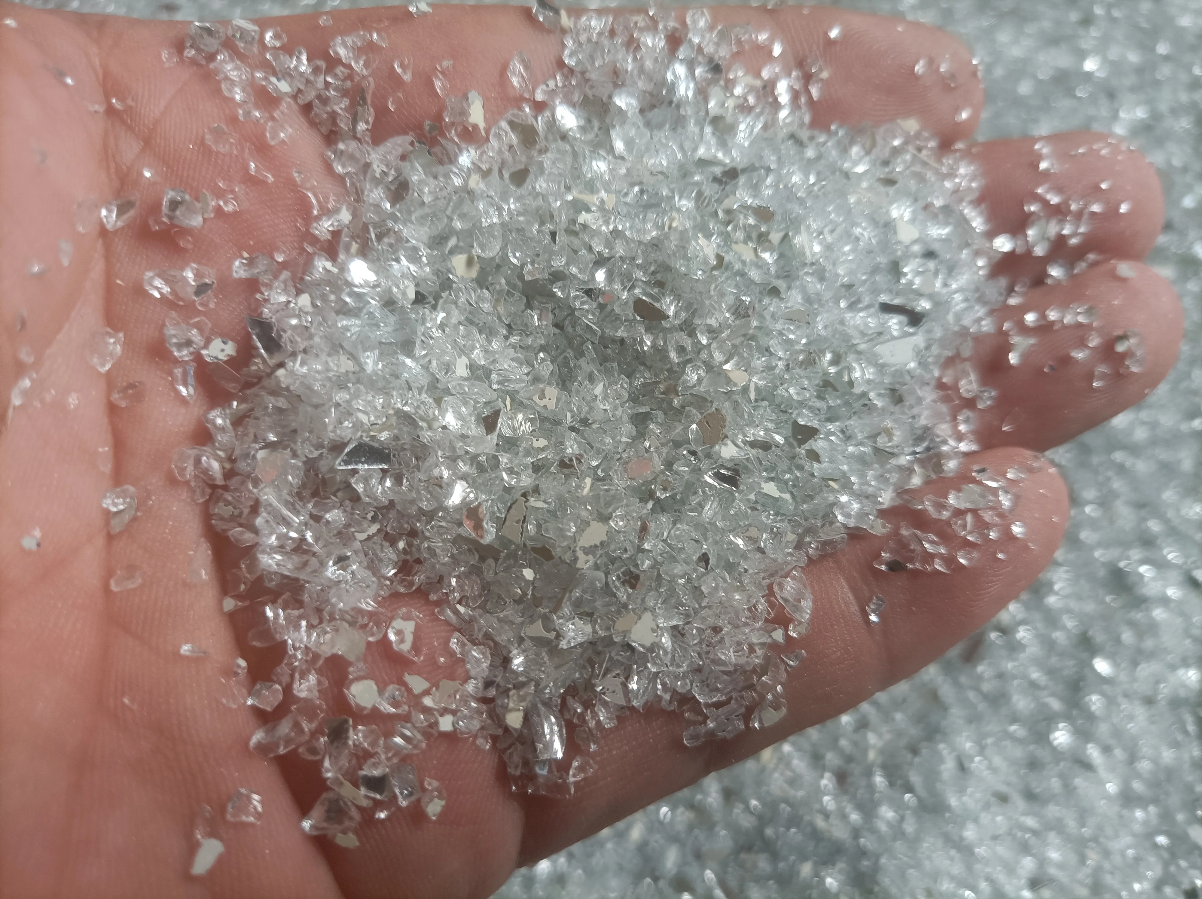Factory wholesale solid cheap recyclable broken glass crushed mirror glass for home decoration
