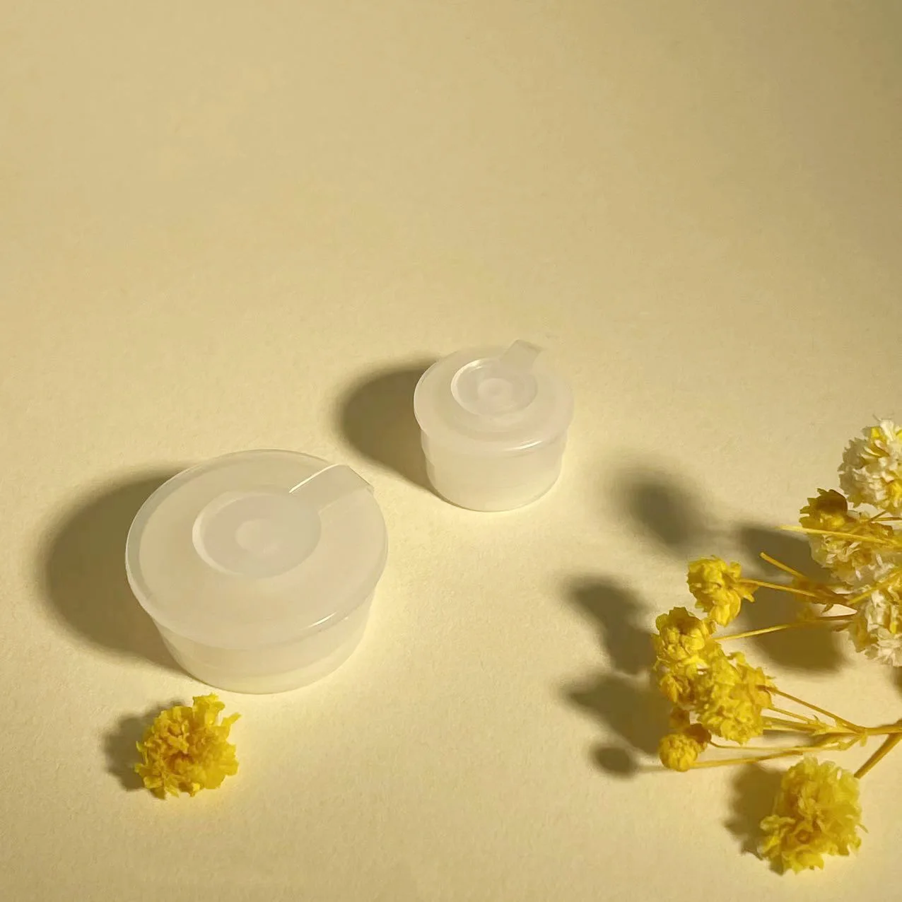 Plastic Inner Stopper Flip Top Plug for Liquid Bottles Insert Stopper Plug Round Cap Inner Plastic Bottle Plugs