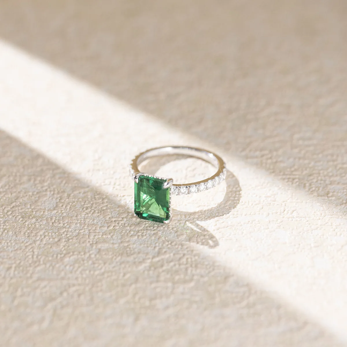 Ценные камни из серебра 925 пробы 4 карата