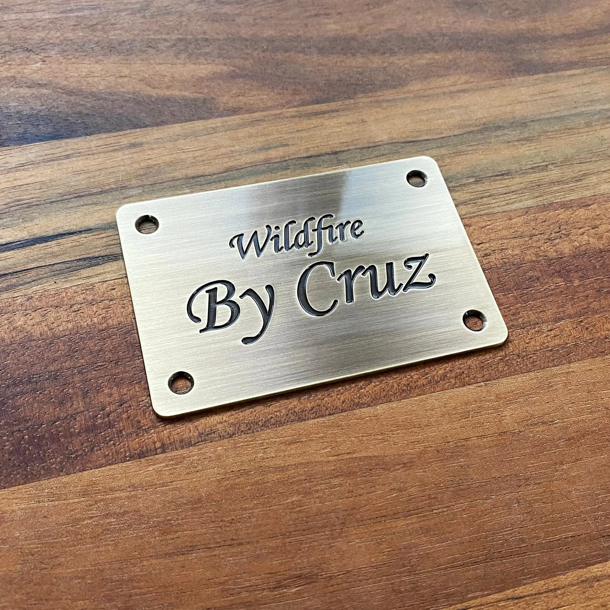 Custom Metal badge tags Zinc alloy brand logo Personalized metal signage for handbags, clothing, hats and leather accessories