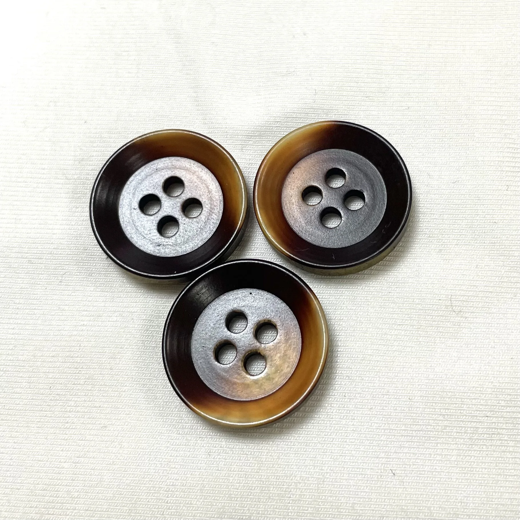 Factory Wholesale Custom Logo Fashionable 4 Holes Resin Button For Clothing