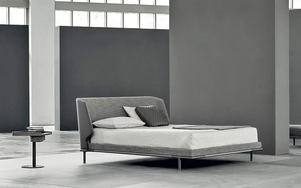 New Design King Bedroom Sets Italian Style Upholstered Bed Comfortable Fabric Bed Frame With Hardware