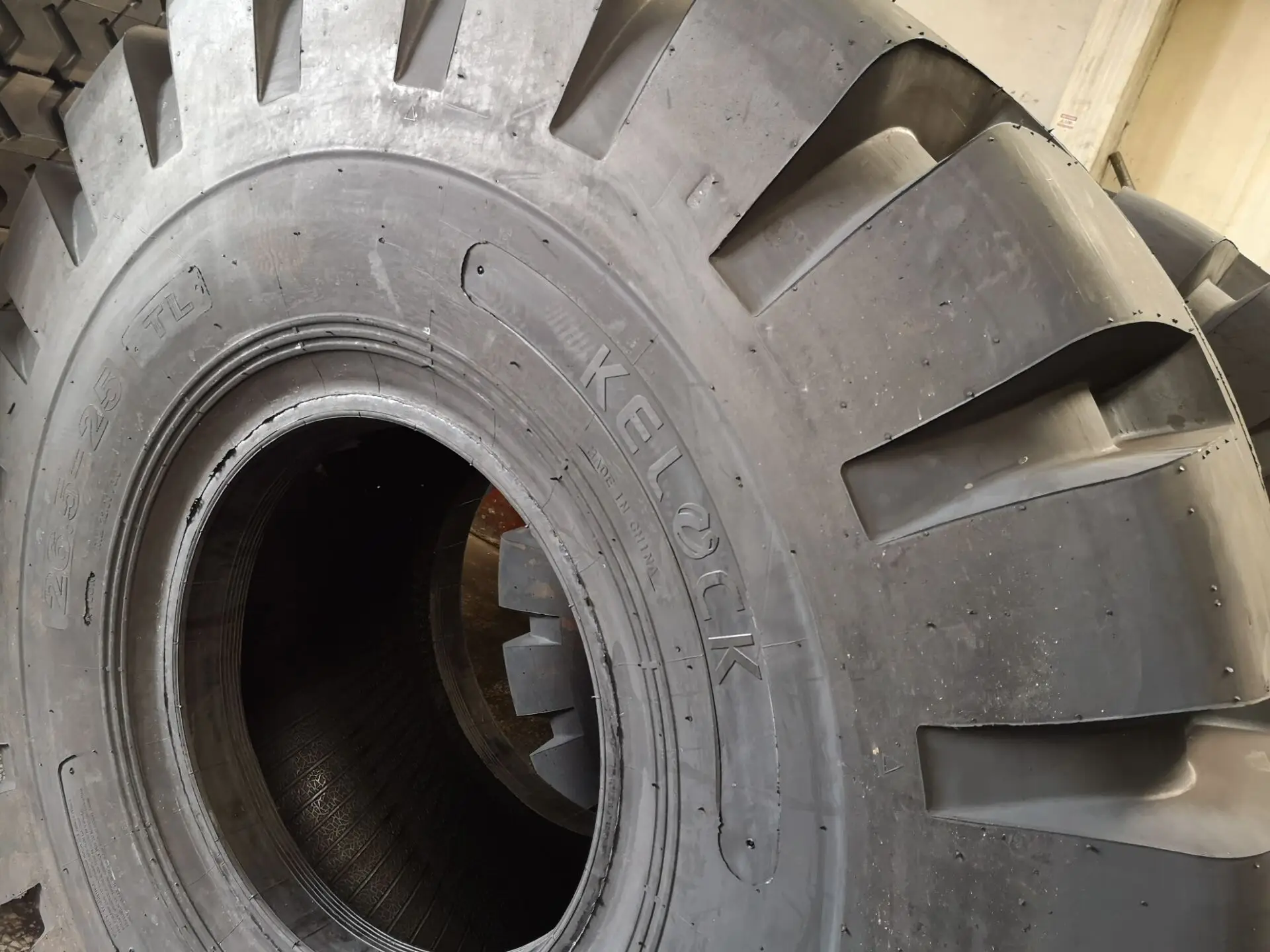  Дешевые шины earthmover 35/65-33 L5 купить прямо из Китая