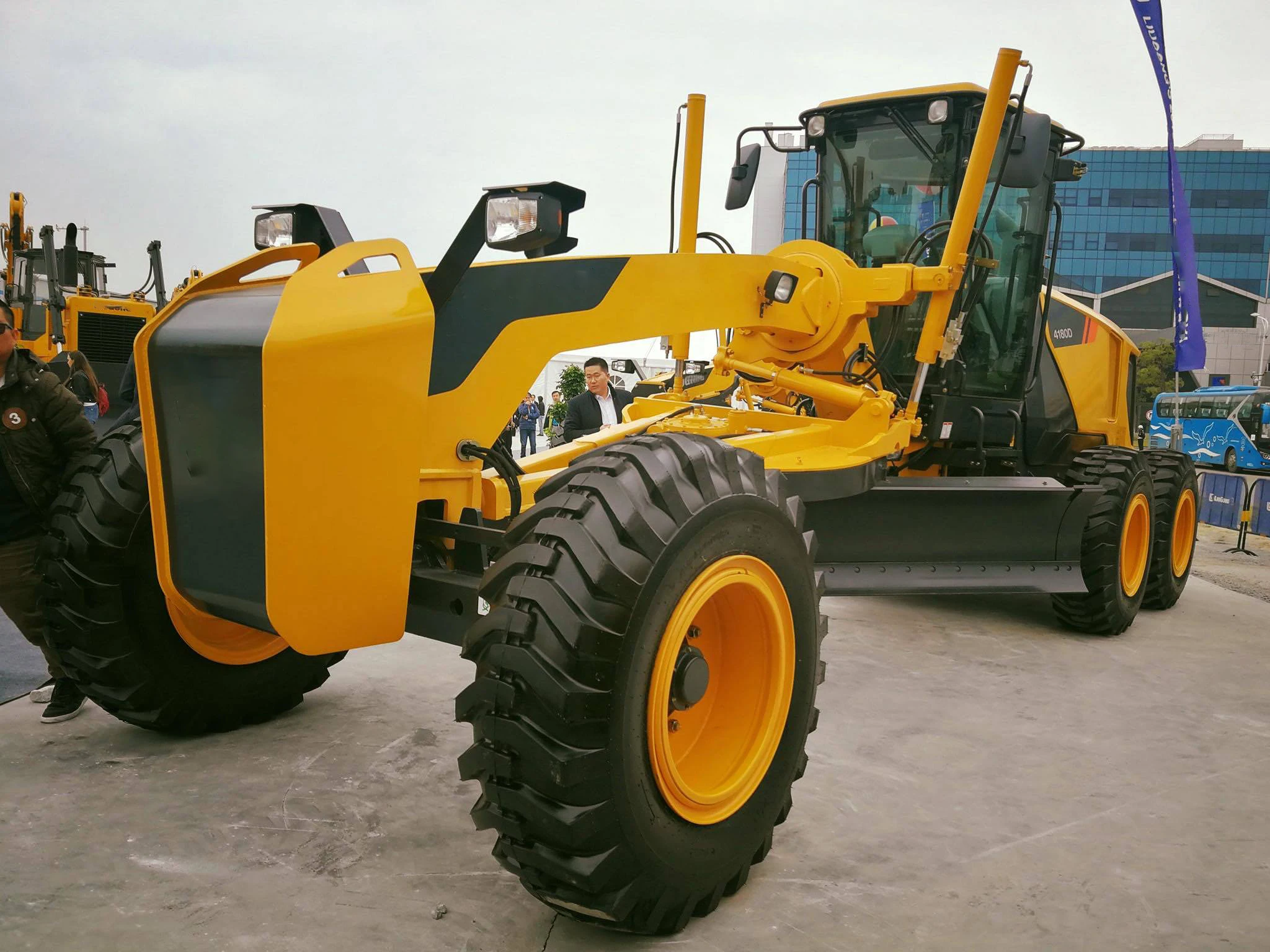 New 15500kg 180hp Motor Grader 4180D with Five-shank Rear Ripper