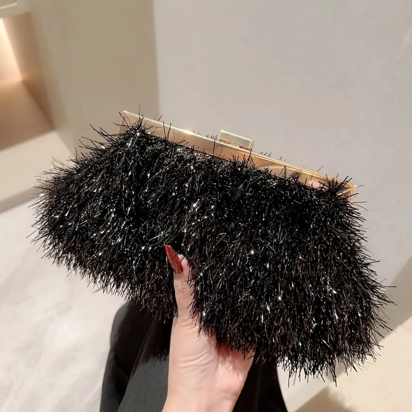2024 New Hot sale stylish tassel feather custom clutch bags metal latch women handbags for luxury clutch evening bags
