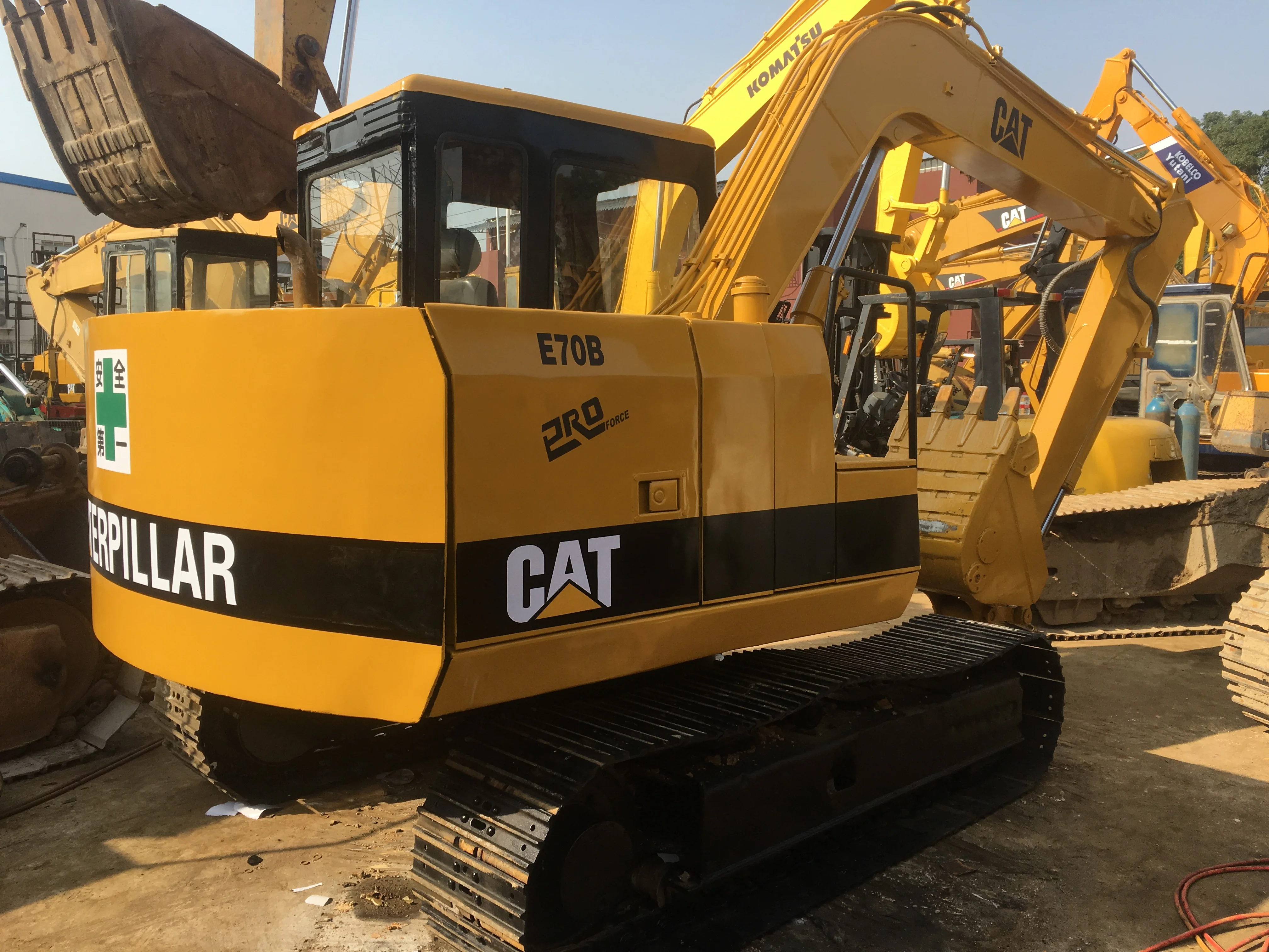 Экскаватор Cat E70B гусеничный с рабочим состоянием 10-20 тонн Рабочий вес двигатель Cummins Sumitomo гидравлический клапан запас