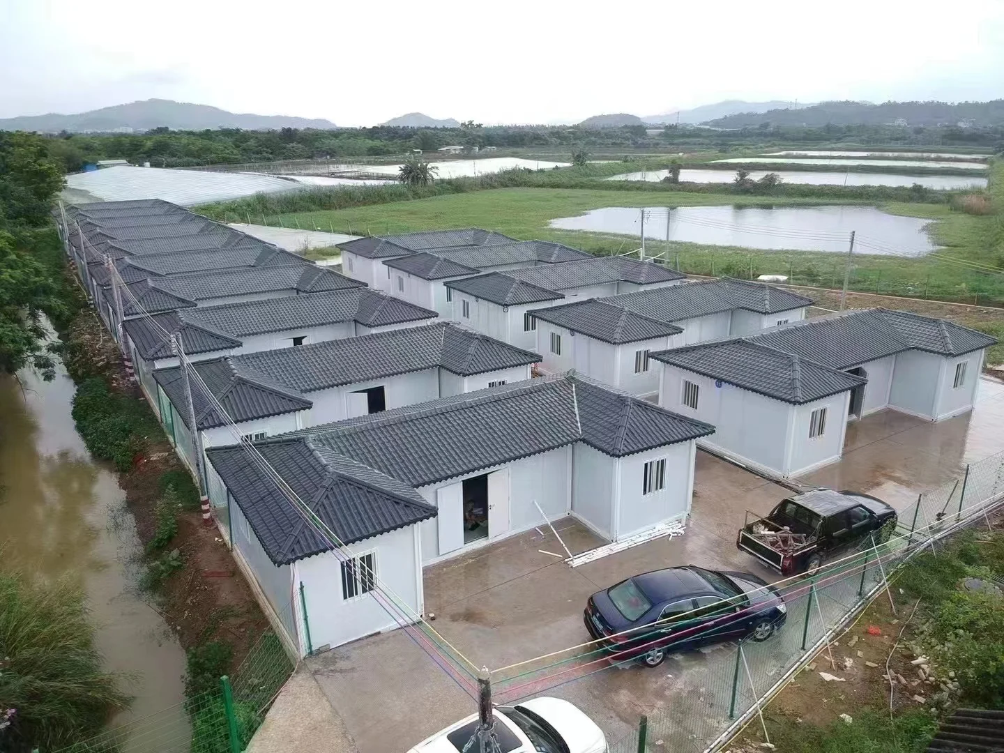 Chinese style courtyard house prefabricated container house residential mobile container house office