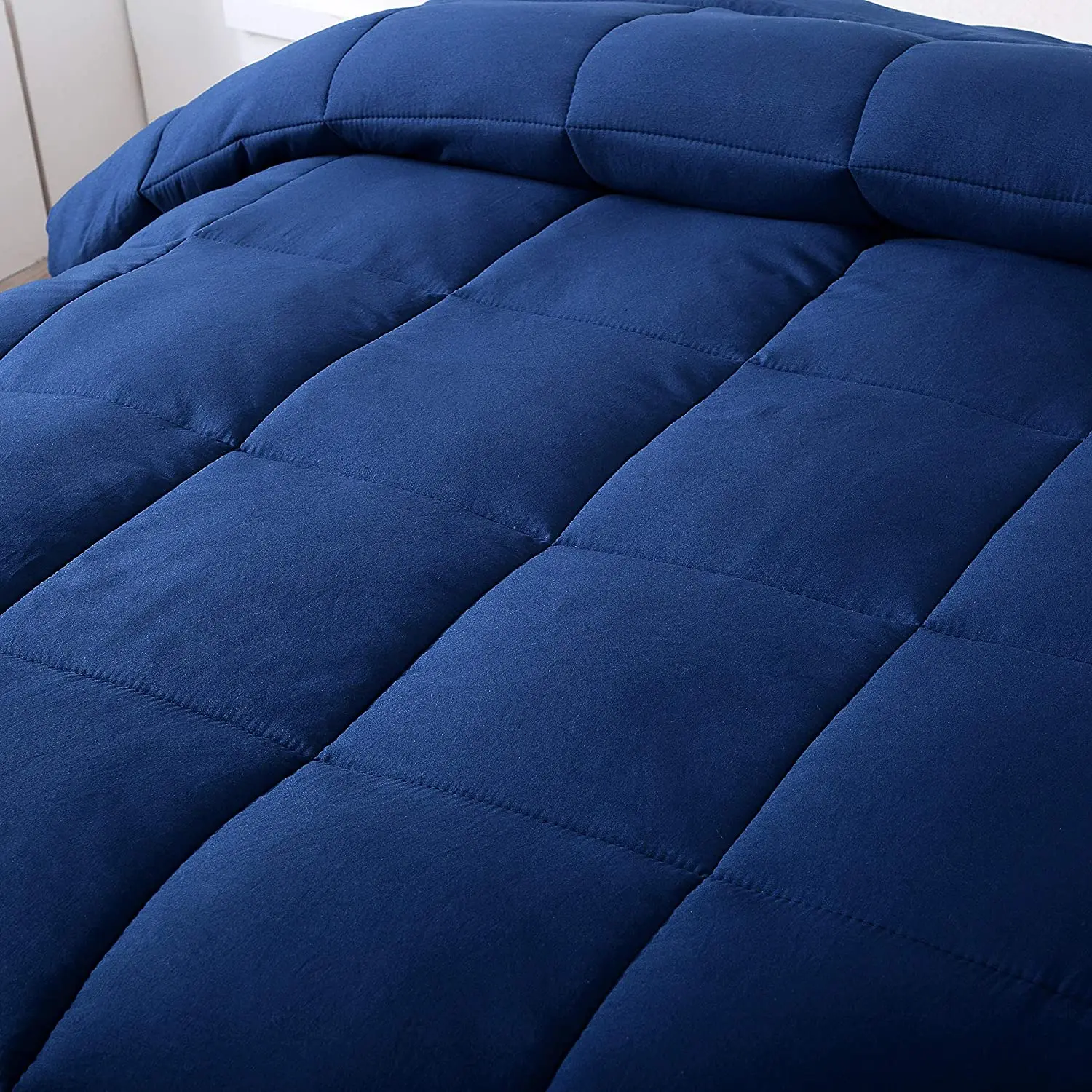 Buy China Wholesale Navy Polyester Goose Down Alternative bedding comforter from Green