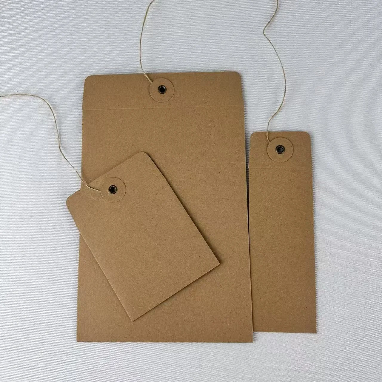 Custom Small Vintage Brown Kraft Paper String Envelopes Packaging Envelope Button and String Envelopes for Gift Card Holder