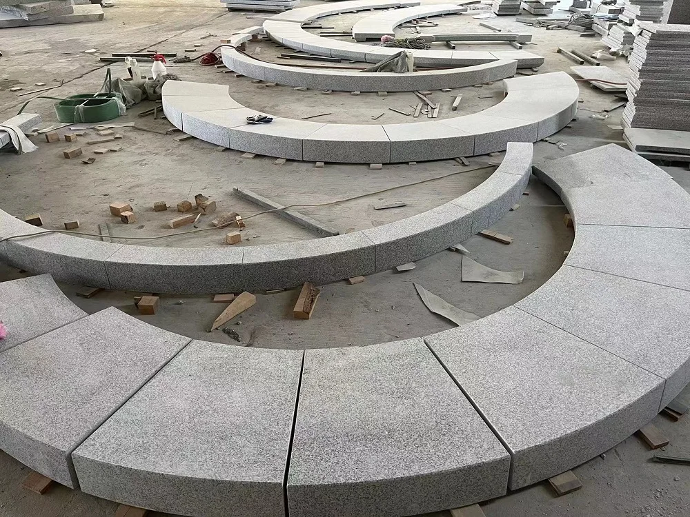 Dark Grey G654 Granite Curb Stone Curved Granite Outdoor Kerbstone Granite Palisade
