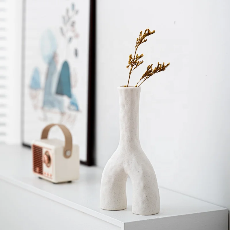 Nordic Rustic Boho Decoration Retro White Clay Pottery Flower Vase Minimalistic Small Ceramic Bud Vase for Shelf Home Decor