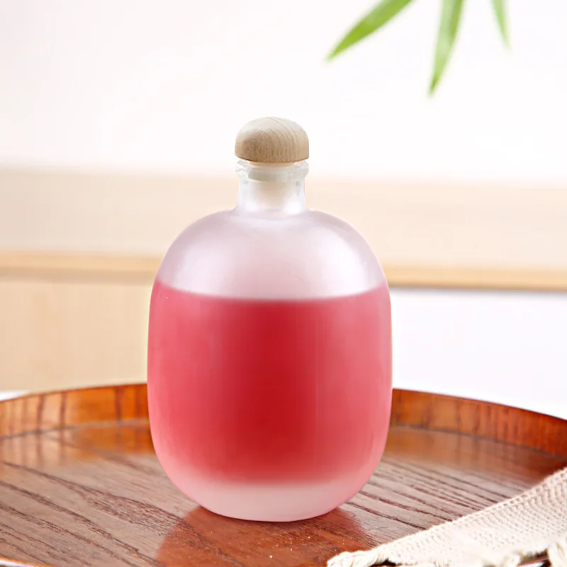 Customized 250ml 500ml Transparent Frosted Heavy Bottom Boston Liquor Beverage Fruit Wine Glass Bottle With Cork