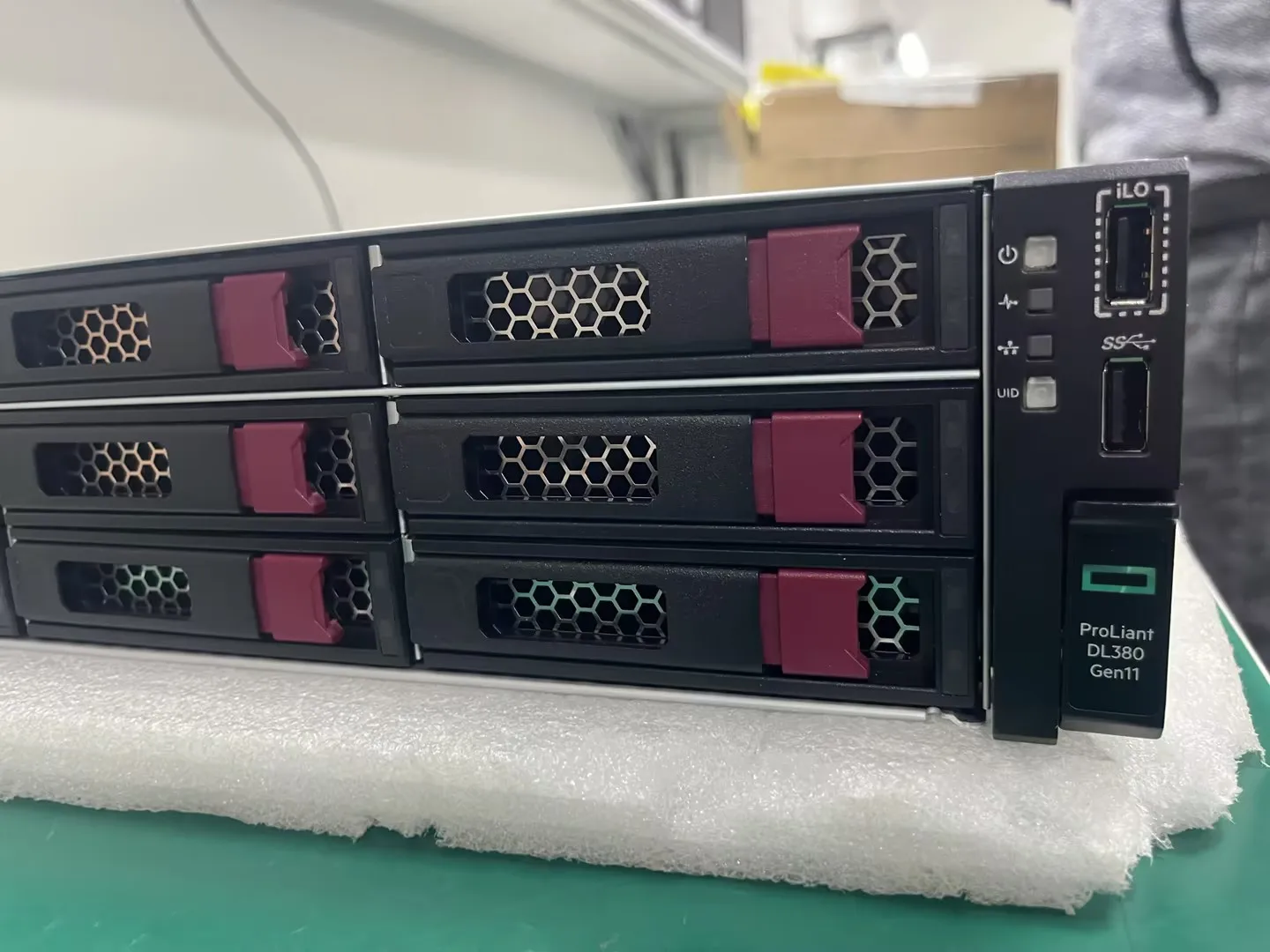 Оригинальный HPE ProLiant DL380 Gen11 сервер в tel Xeon Платиновый 8470 процессор 8SFF SAS 2U Rack Server