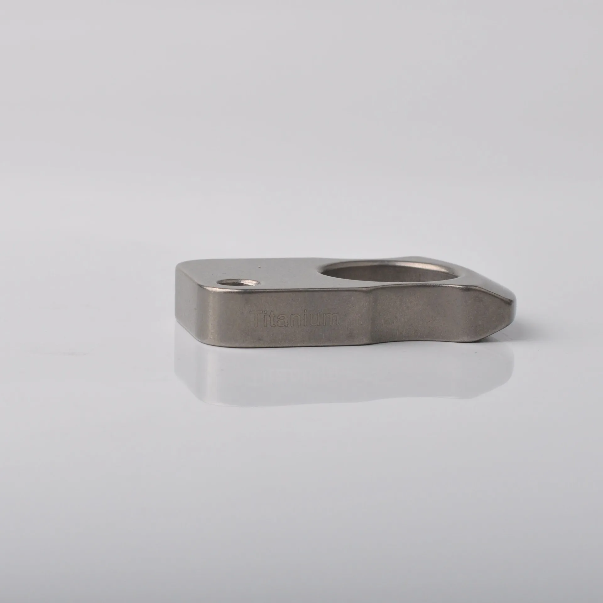 Customized hot sale GR5 Titanium EDC tool multifunctional gear broken window tool