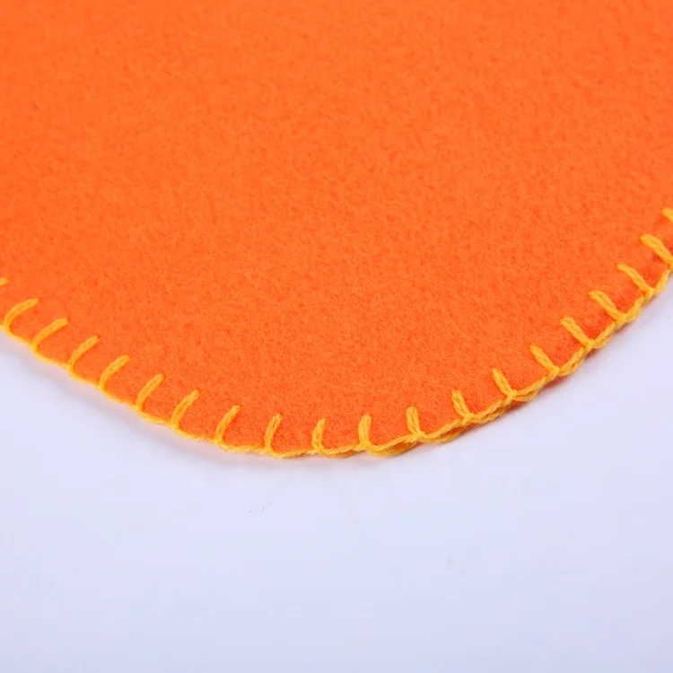 Promotional disposable rolld-up cheap polar fleece blanket in bulk