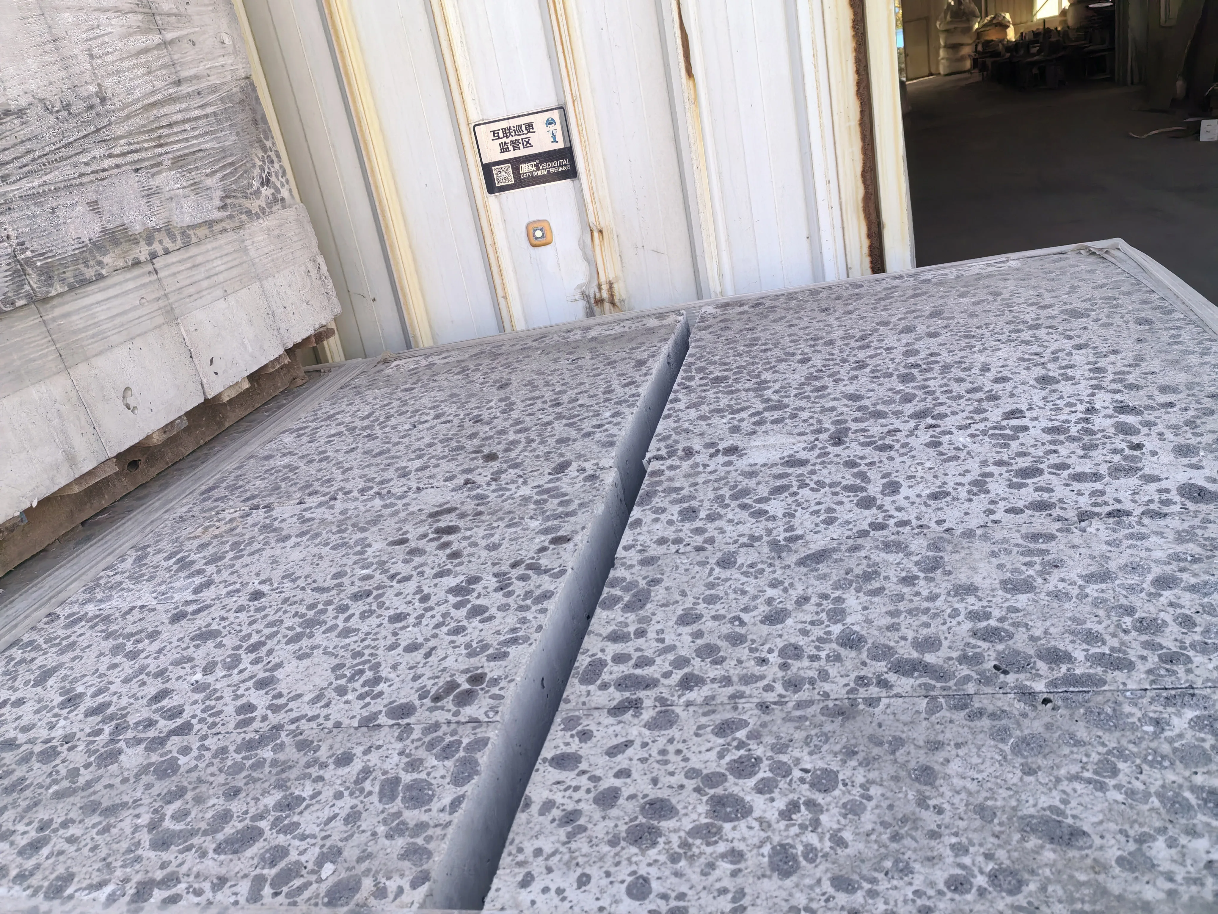 High Strength Eco-Friendly Aerated Concrete Block Green Bricks Soundproof with Ceramic Aggregate Green Building Solution