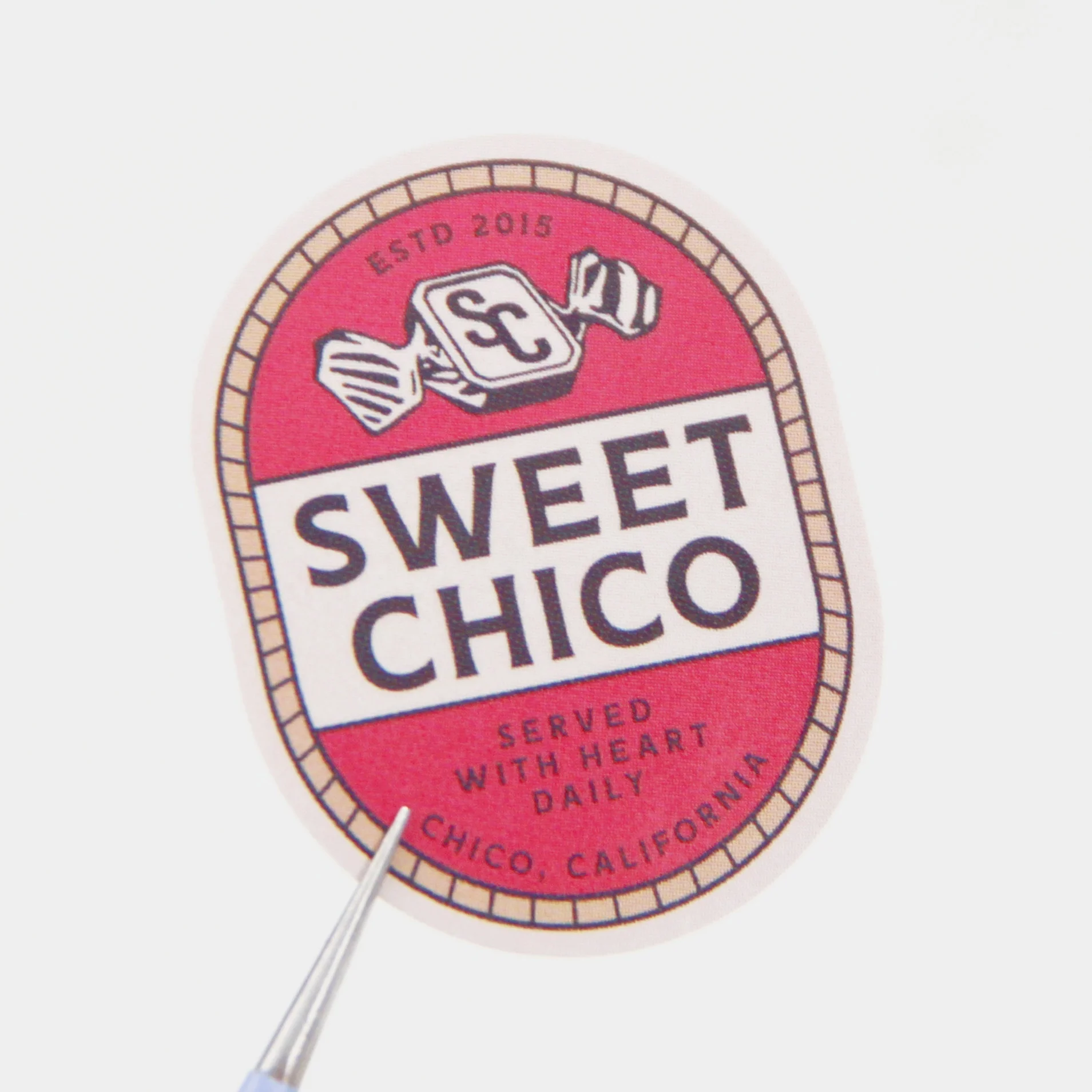 Die Cutting Customize Stickers Waterproof CMYK Printing Custom Logo Pantry Labels Stickers for Candy Box Seal Packaging Labels