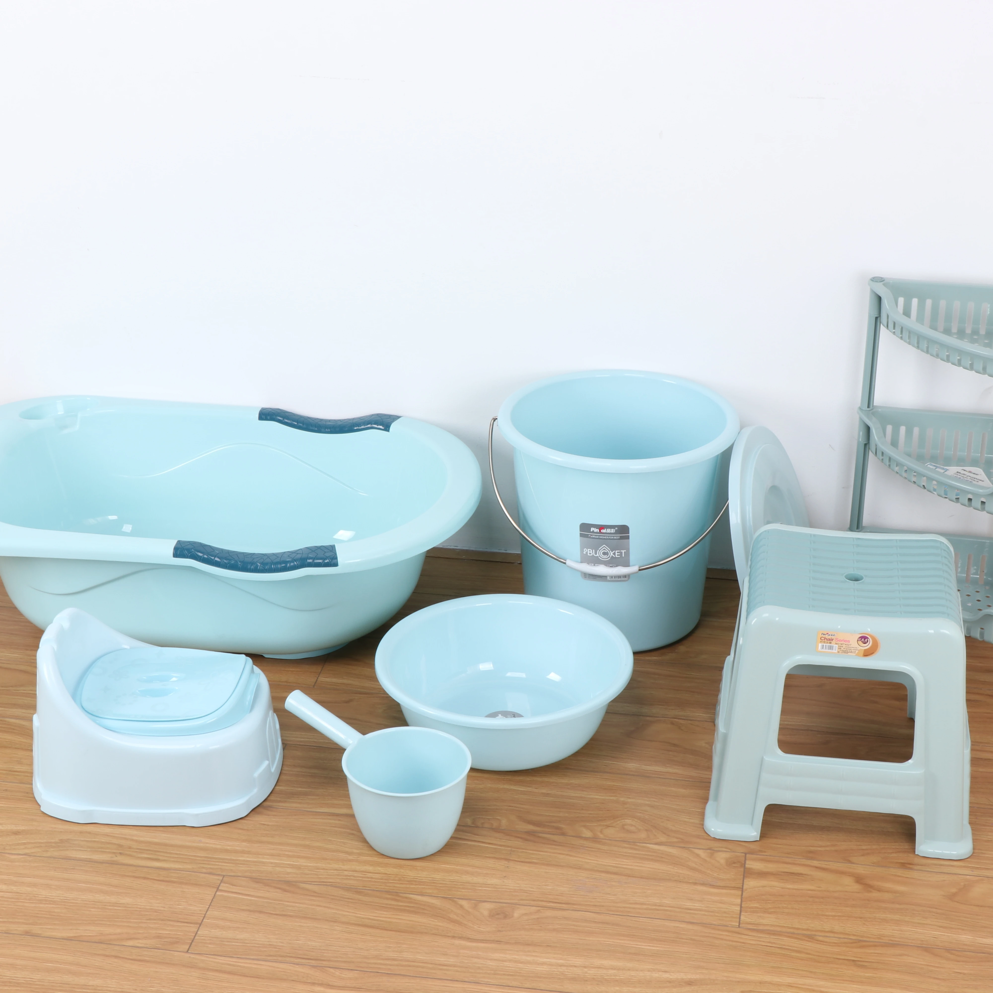 Factory OEM/ODM Plastic Baby Bath Tub Set Have Basin Water Bucket Scoop Chair Potty Laundry Basket Rack