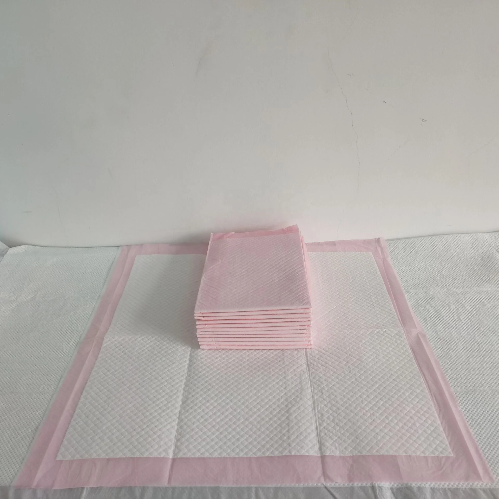 Family women during pregnancy use water absorbing suitable for urinary incontinence washable waterproof mattress