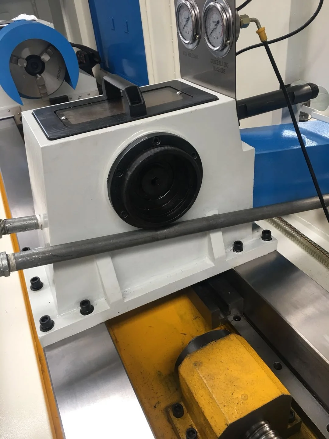 BTA and gundrilling combined machine in double spindle structure