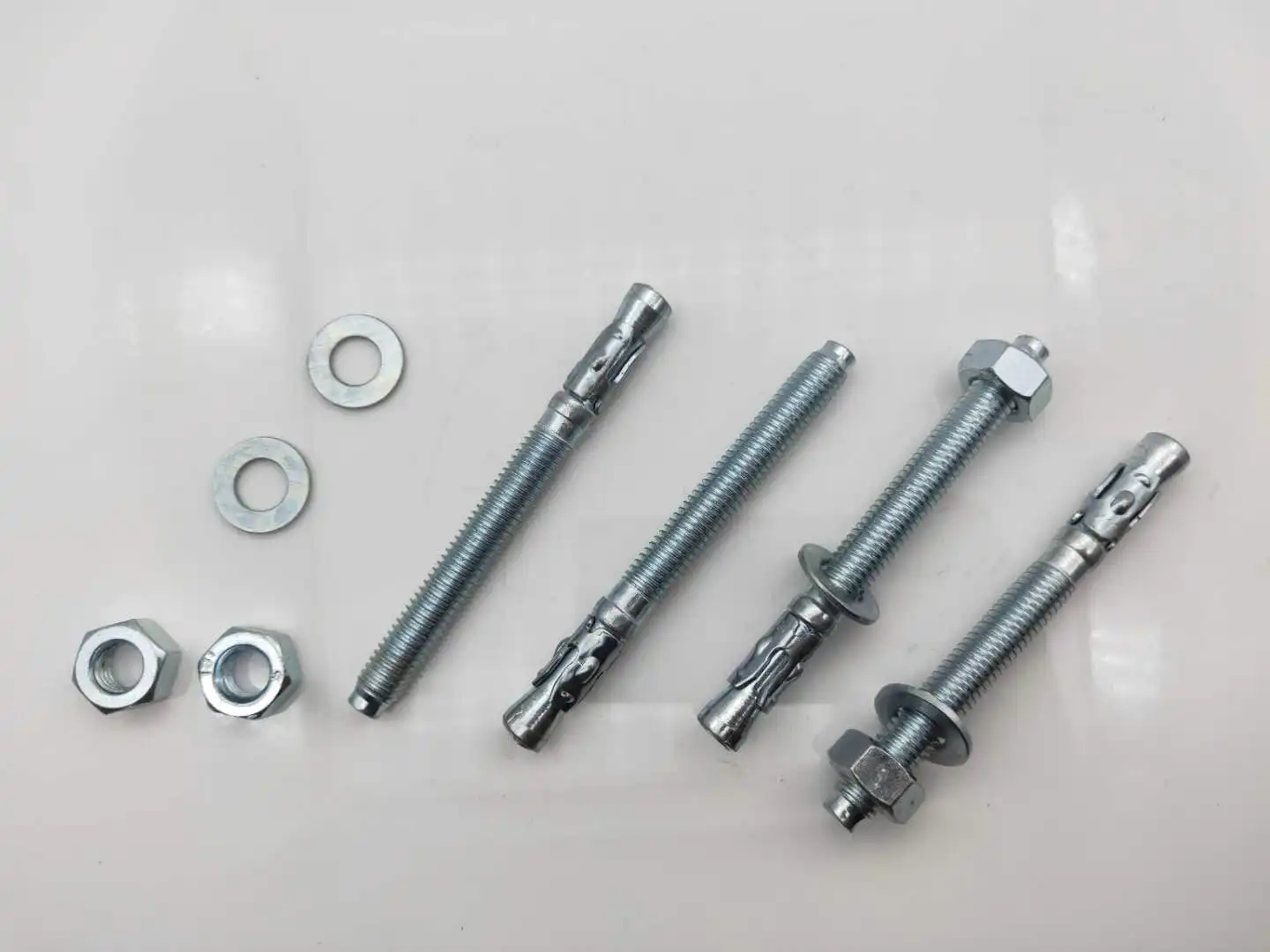 Galvanized wedge anchor M6-M36 of all size