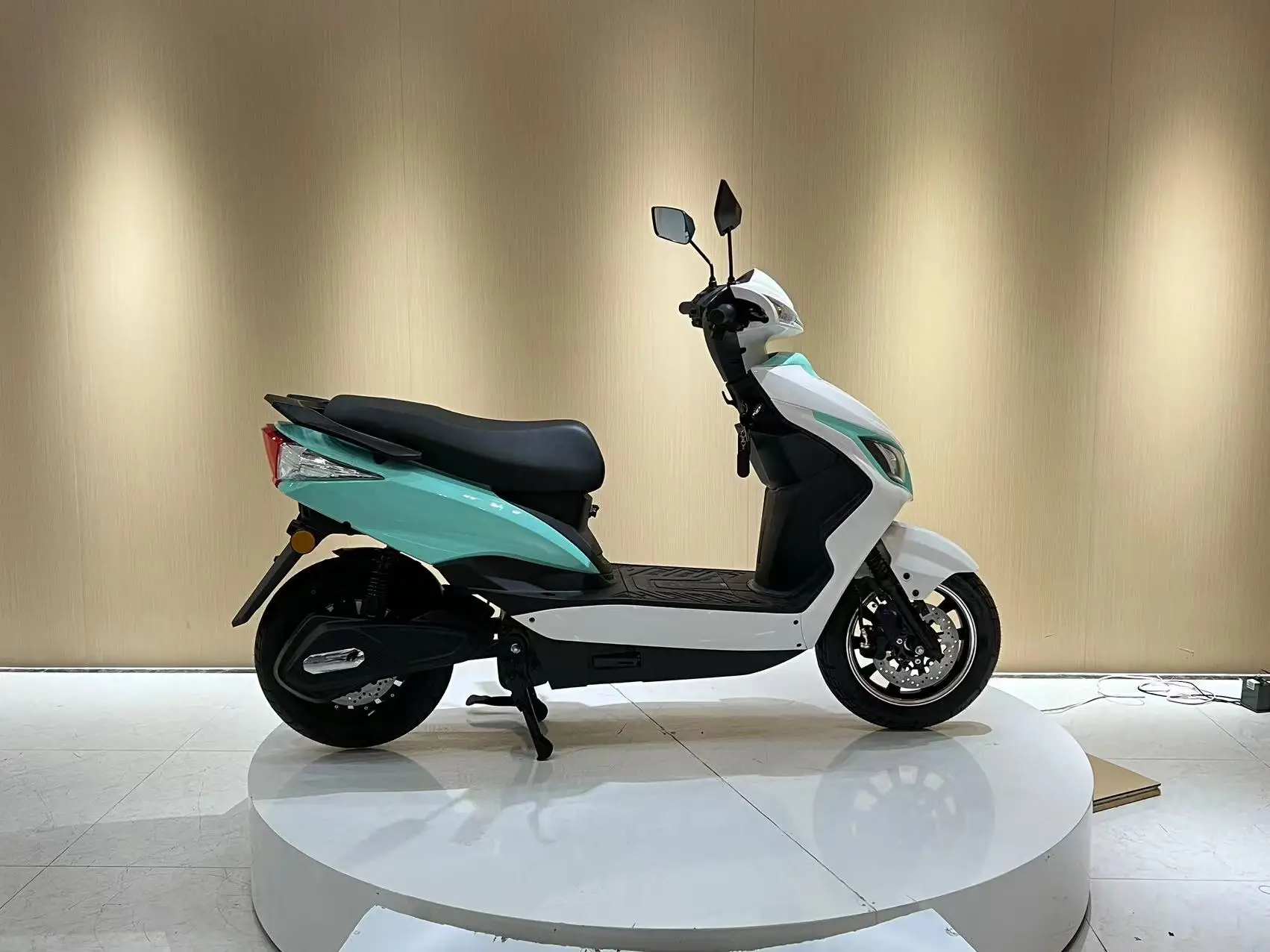 VIMODE 2023 new trend 800W 1000W 1200W electric moped with pedals long range electric motorcycle