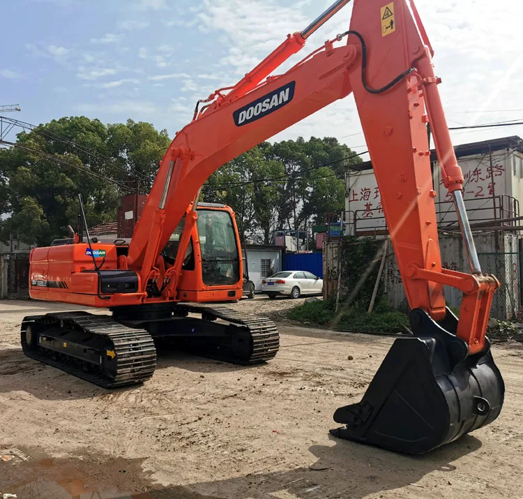 Good condiontion doosan excavator dx225LC made in South Korea medium dx225 used excavator for sale