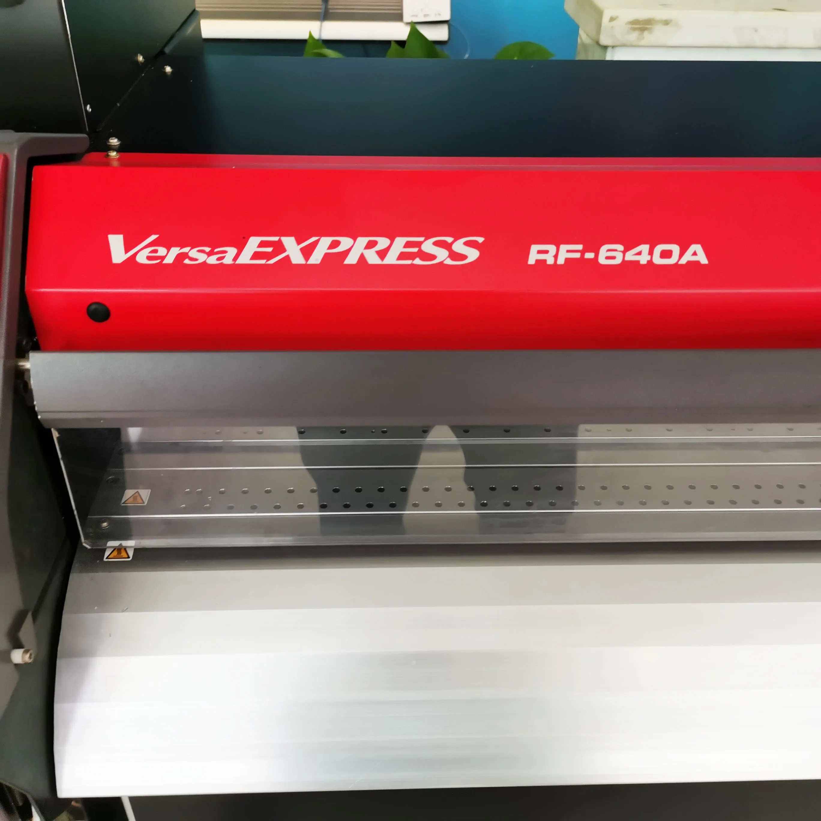 Second Hand Roland Printer 4 feet size Used RF640 eco solvent printing machine for advertisement working shops