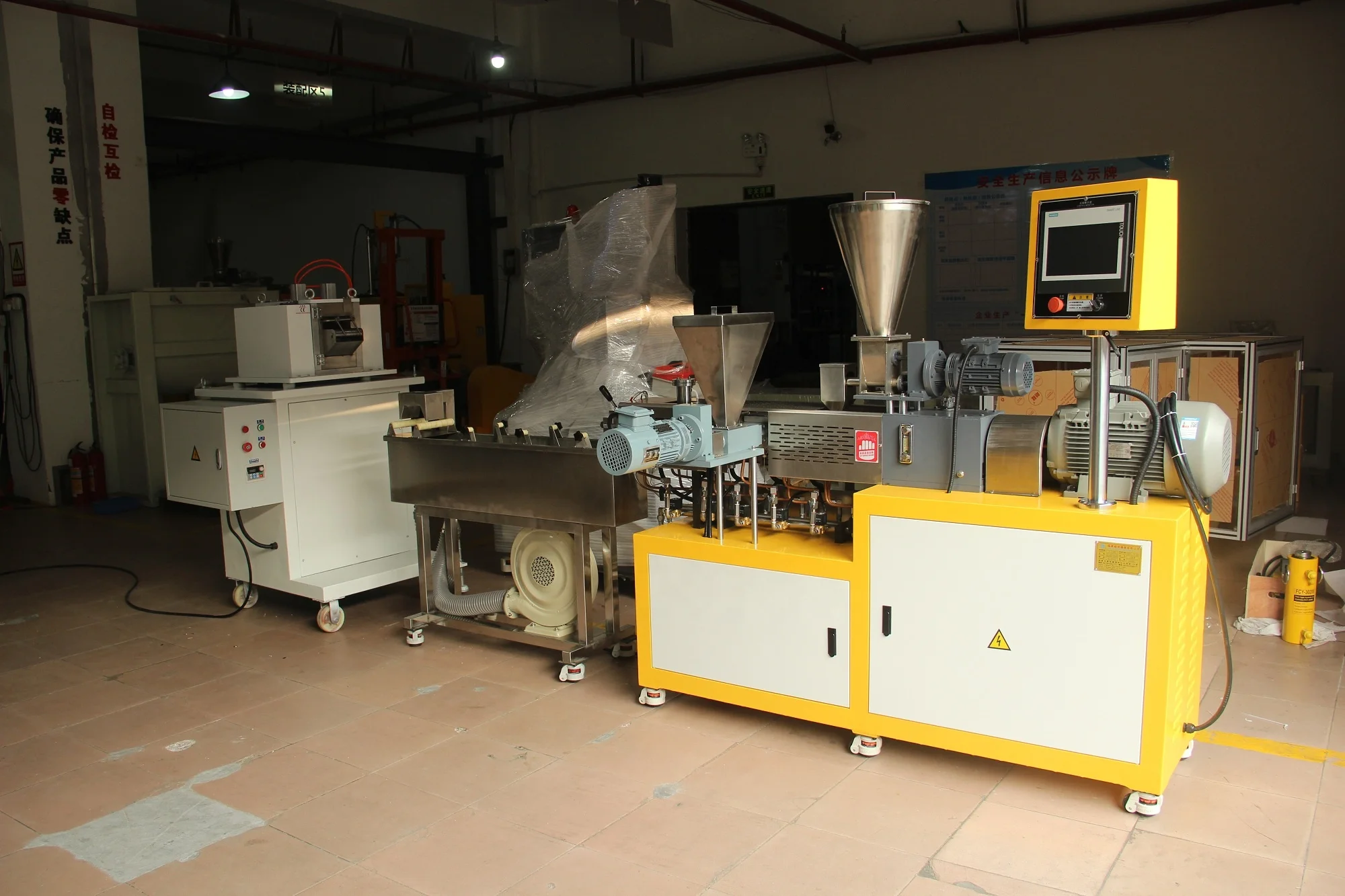 Bio-degrable Plastic Compounding Pelleting Line Lab Plastic Extruder Side Feeder Extruder