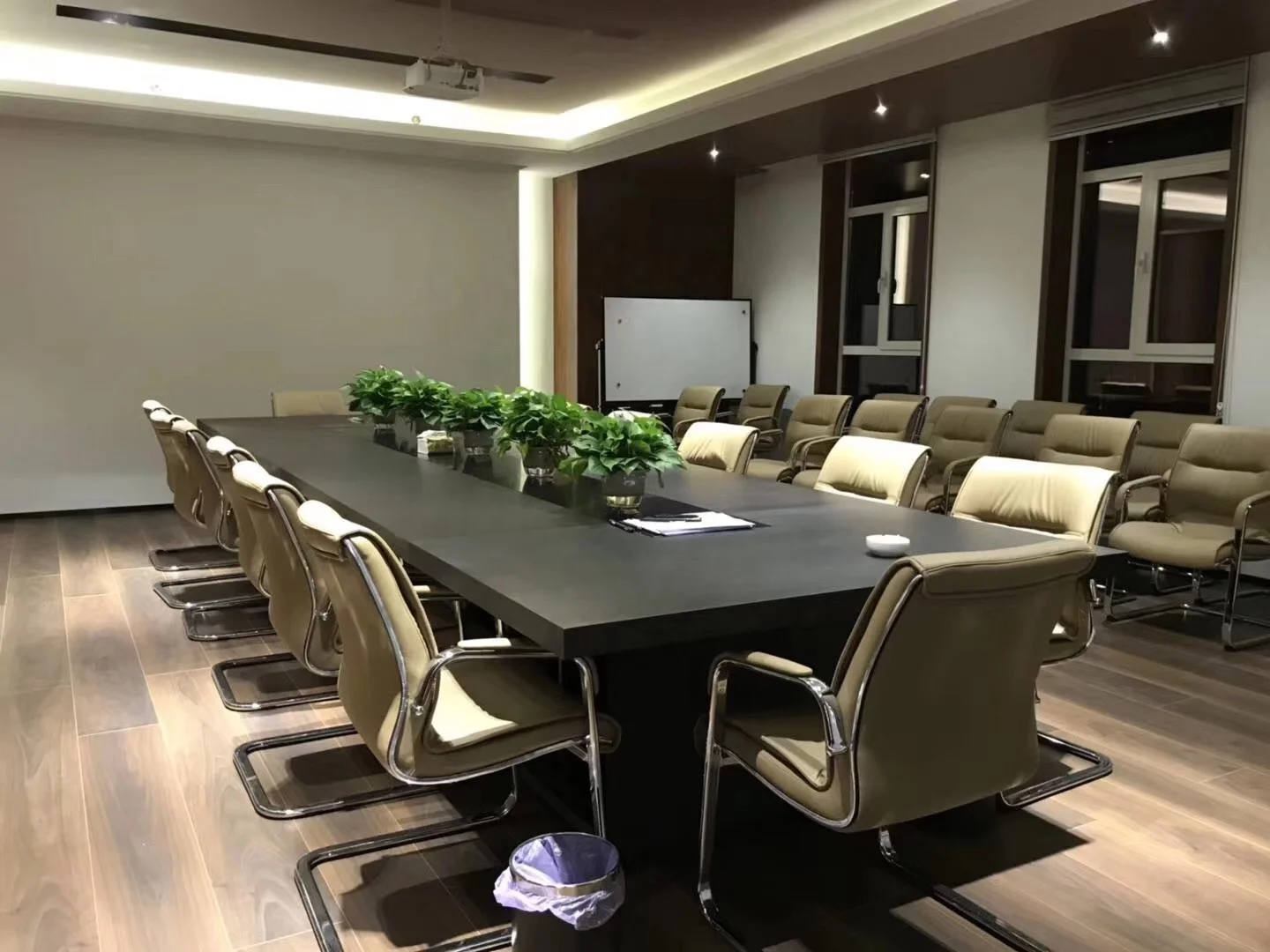 cheap visitor conference room chair with armrest No swivel leather wholesale office funiture without wheels