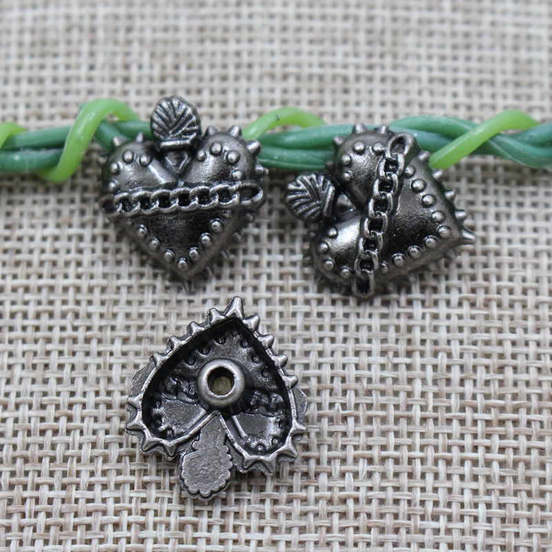 High quality peach heart pattern colorful embossed decorative rivets for  leather coat