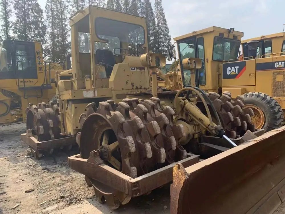 
Used CAT 815 Compactor 