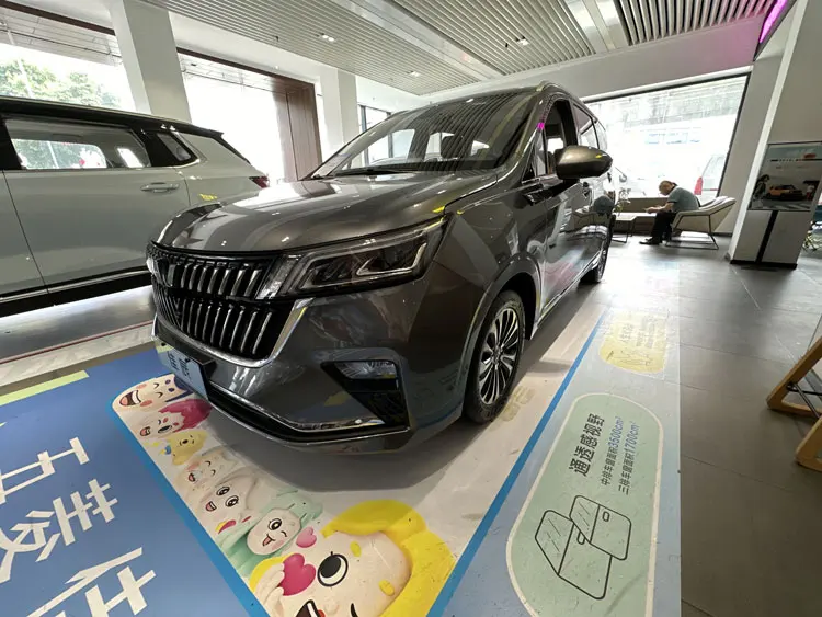 Hot sale Chinese Auto New Version Wuling Jiachen Big Space Hybrid Vehicles car Wuling Jiachen  at stock