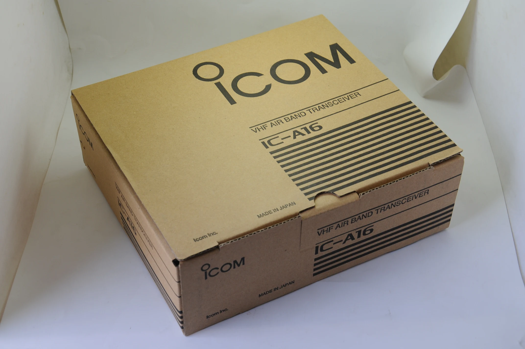 ICOM IC A16  A16E  VHF  Aviation Handheld  VHF AIR BAND TRANSCEIVERS walkie talkie  radio