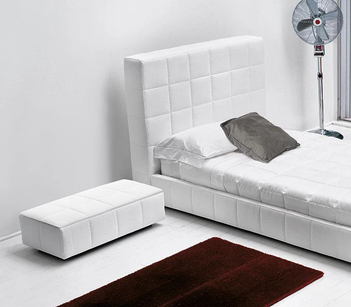 
bonaldo squaring bed (high back) 