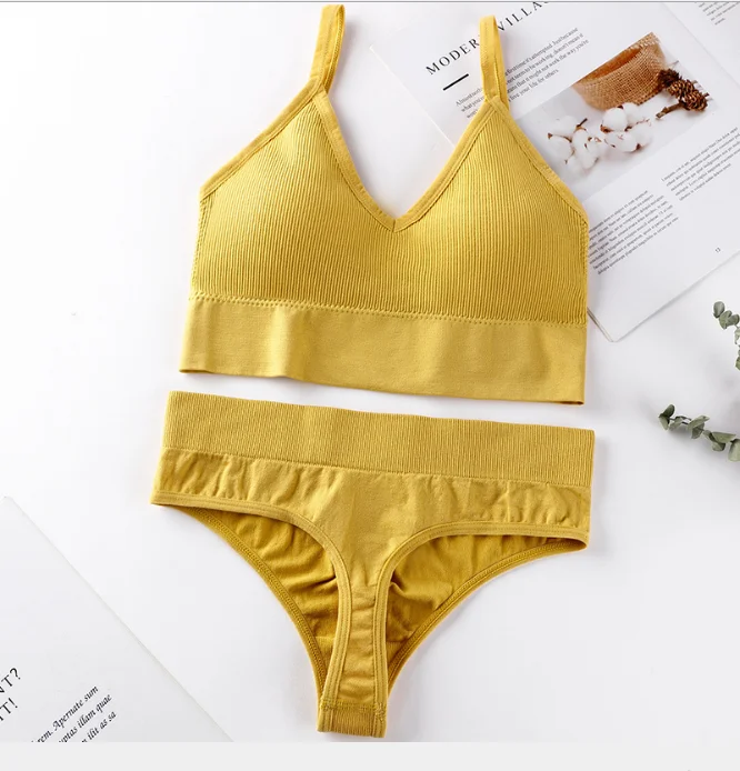 Комплект женского хлопкового нижнего белья с чашками пуш-ап