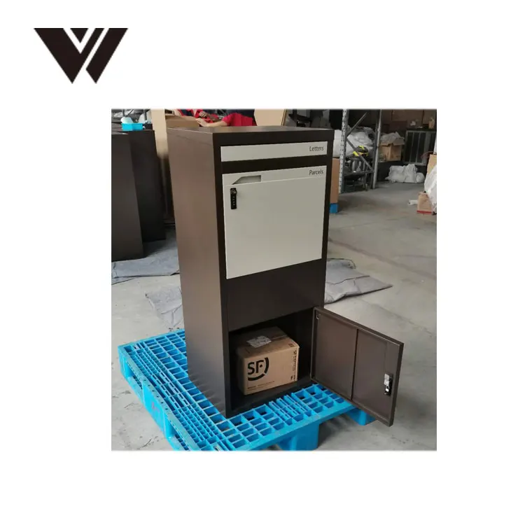 Черная упаковка через настенный почтовый ящик от производителя